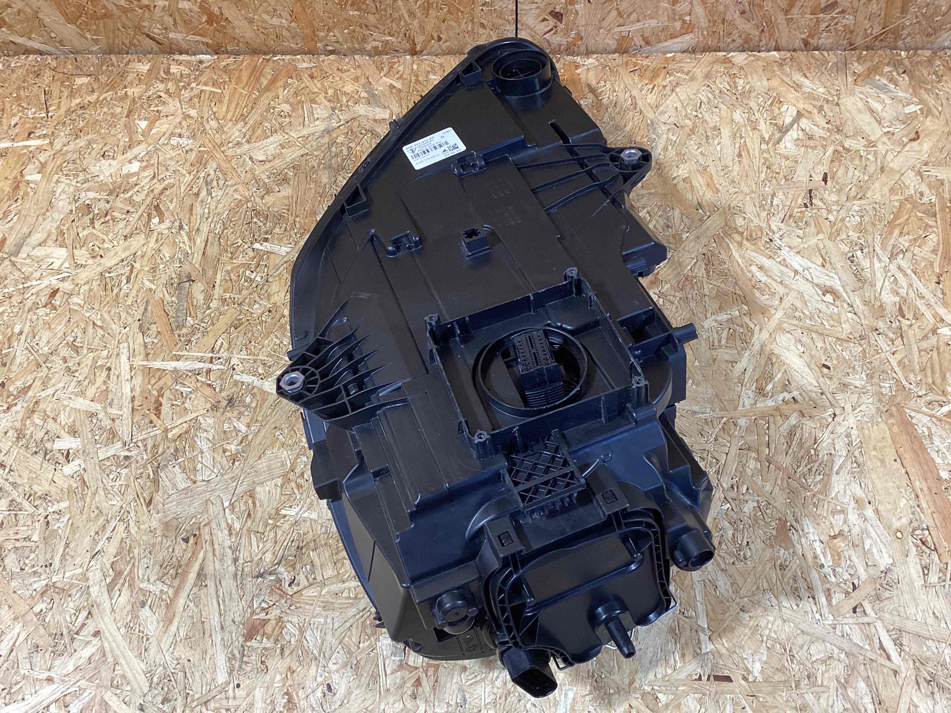 Фара правая Porsche Macan 250925-102