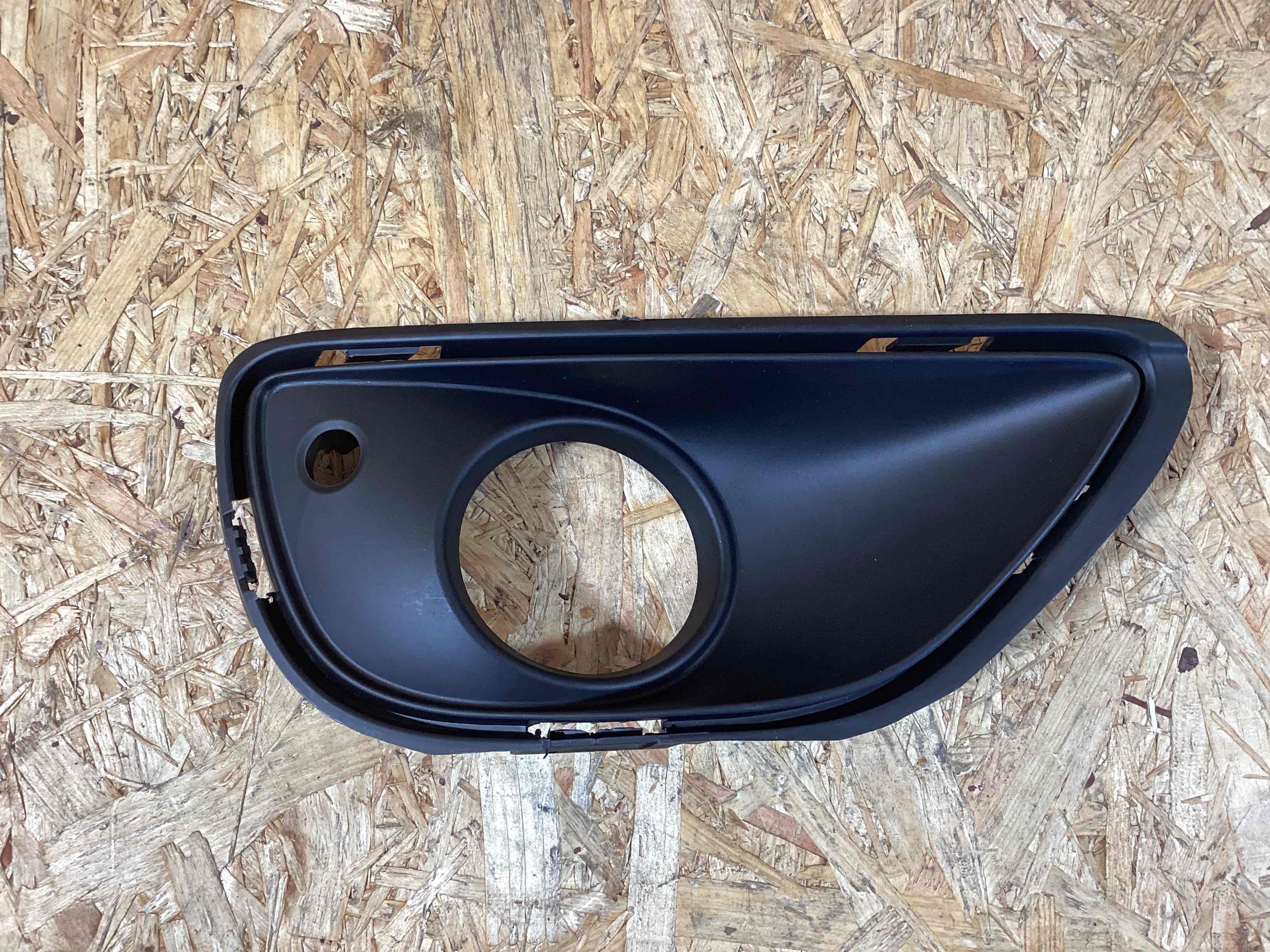 Заглушка, вставка (решетка) в бампер Porsche Cayenne 250925-105