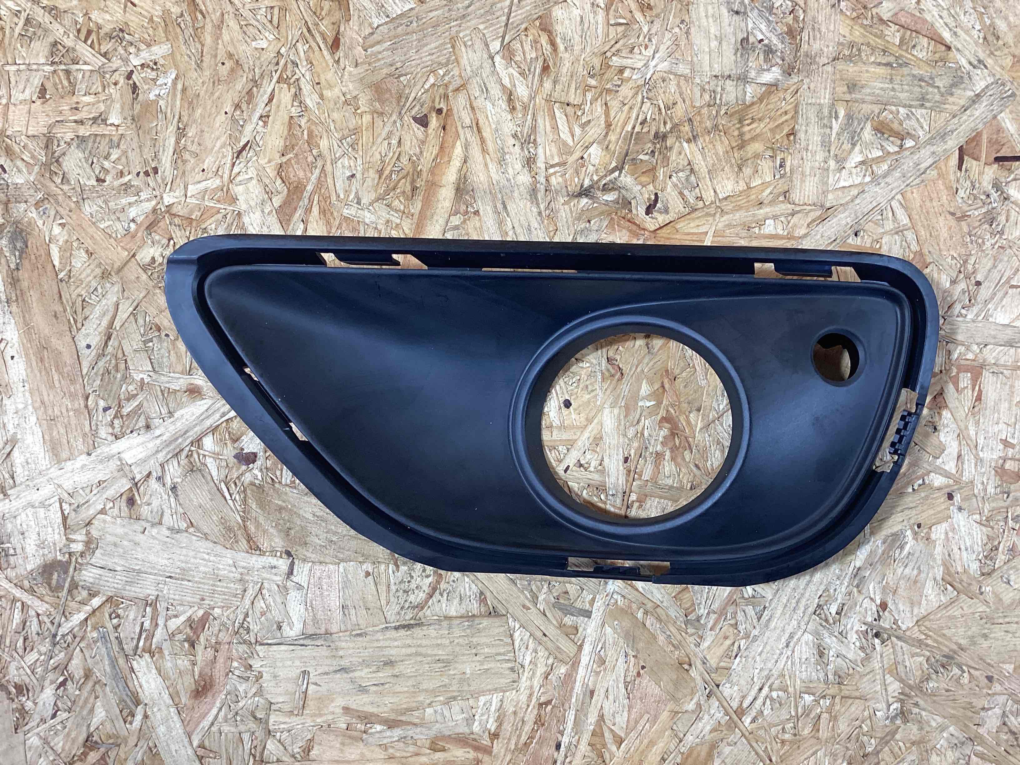 Заглушка, вставка (решетка) в бампер Porsche Cayenne 250925-111