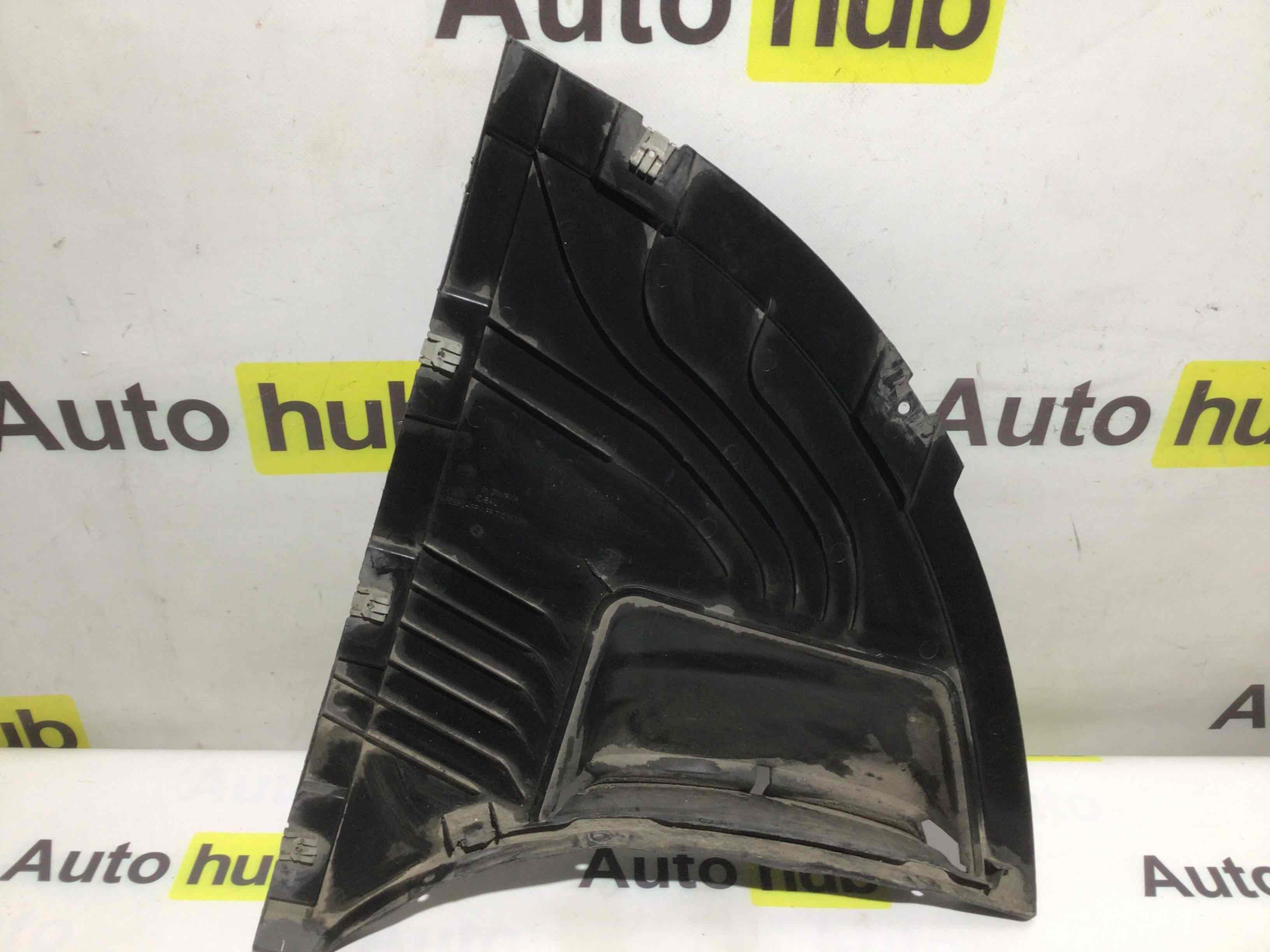 Защита арок передняя правая (подкрылок) Porsche Taycan 251125-002