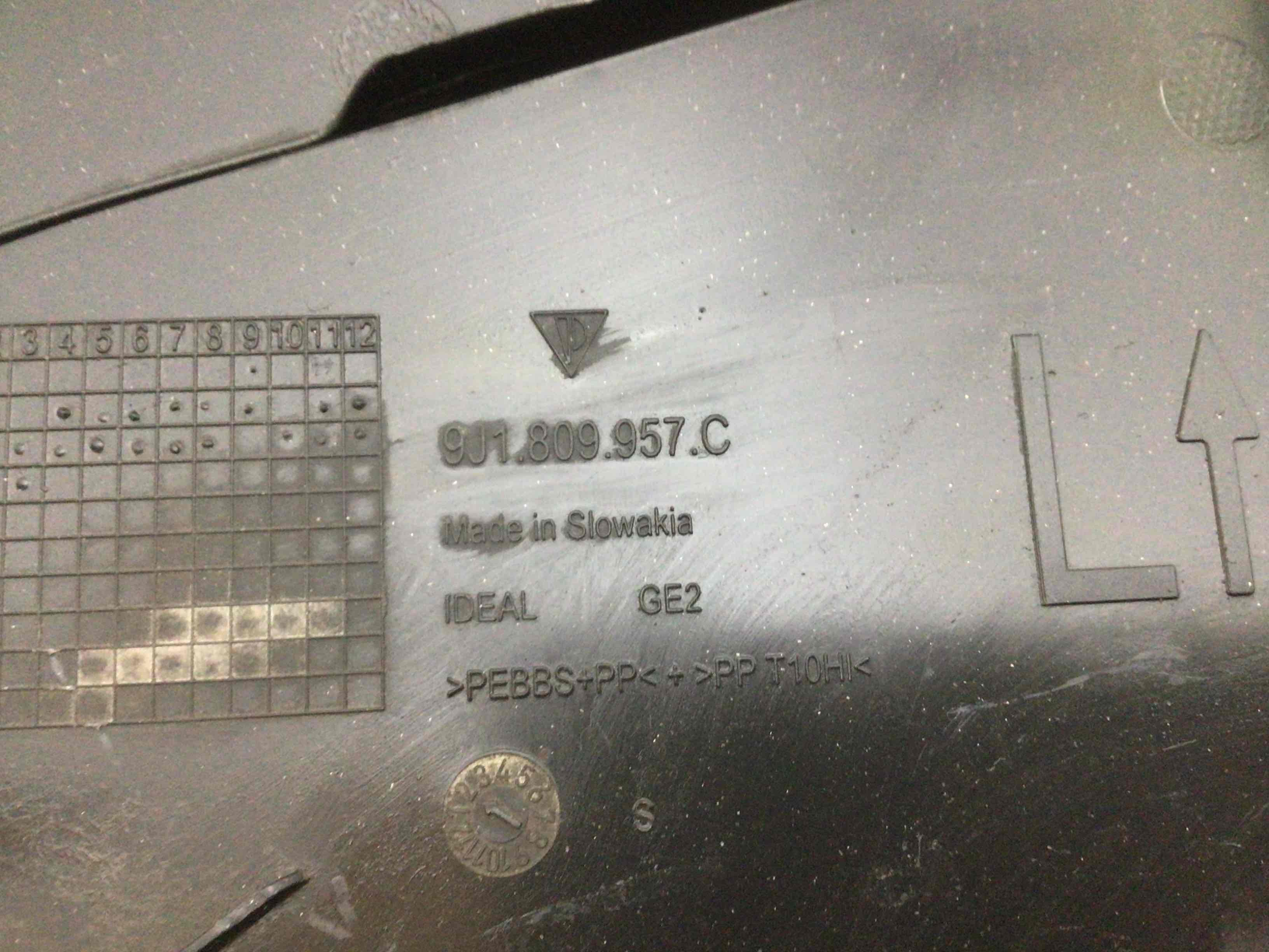 Защита арок передняя левая (подкрылок) Porsche Taycan 251125-004