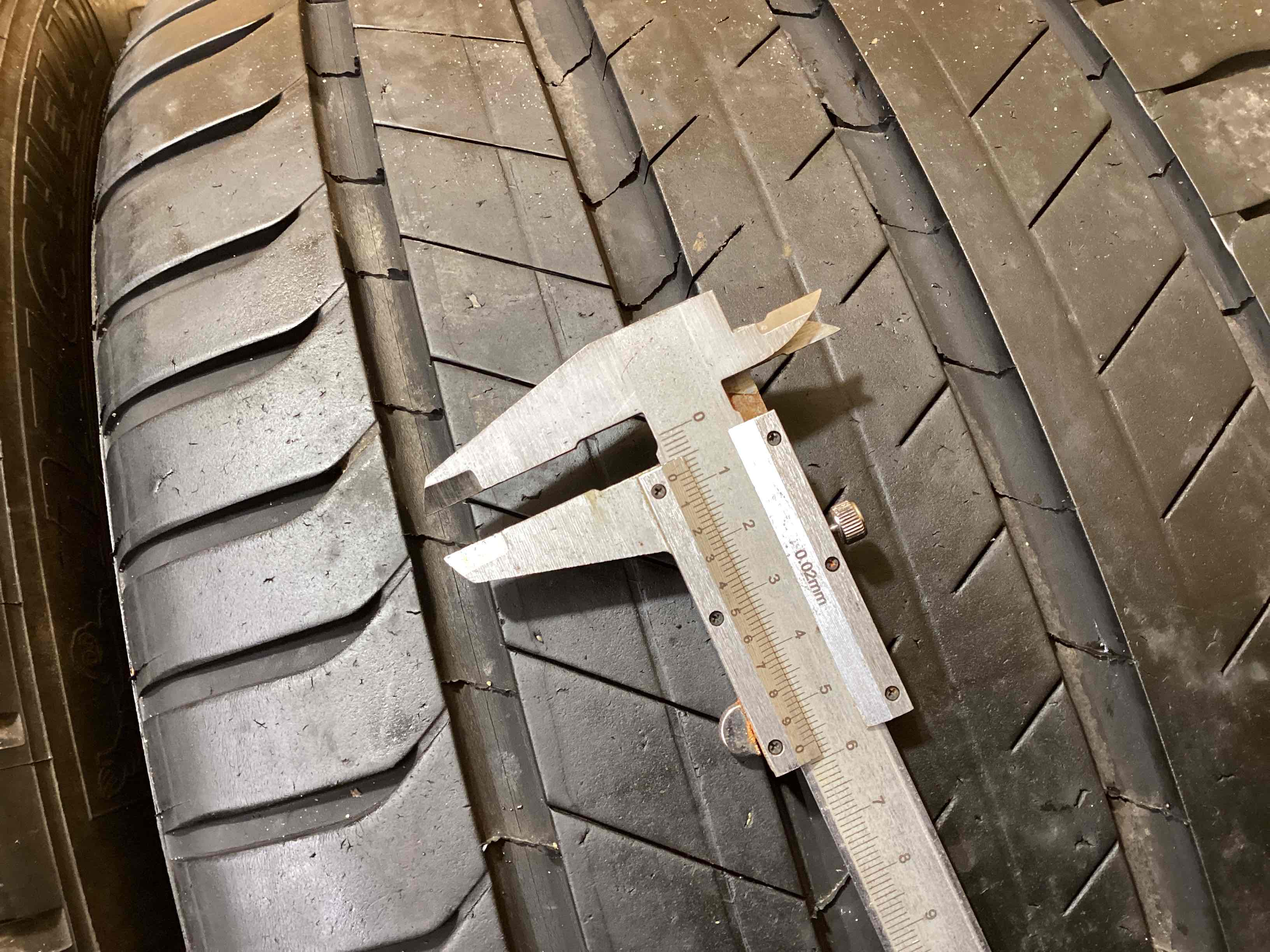 Колесо запасное, держатель, кронштейн, обшивка Porsche Macan 251125-101