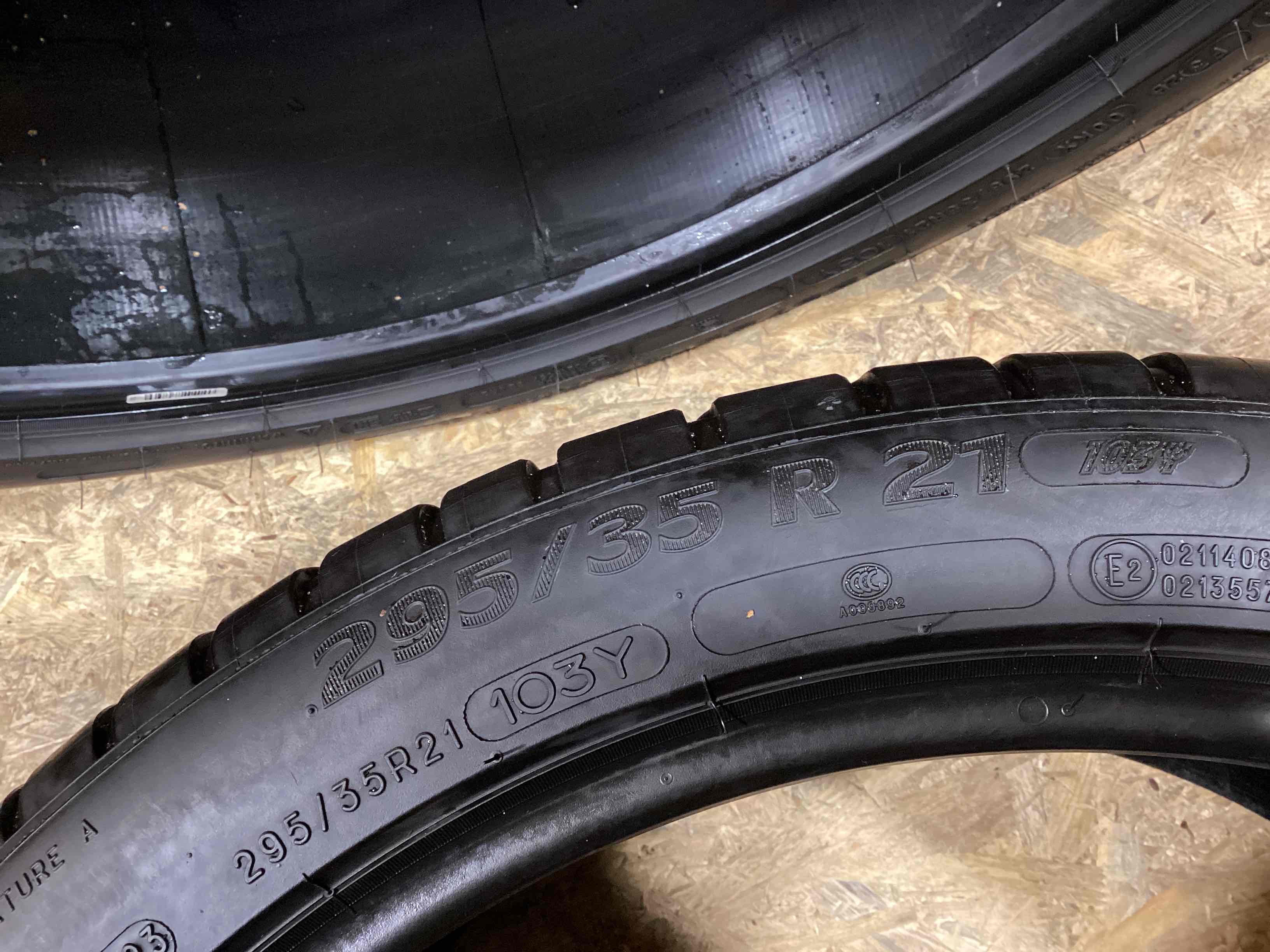 Колесо запасное, держатель, кронштейн, обшивка Porsche Macan 251125-101