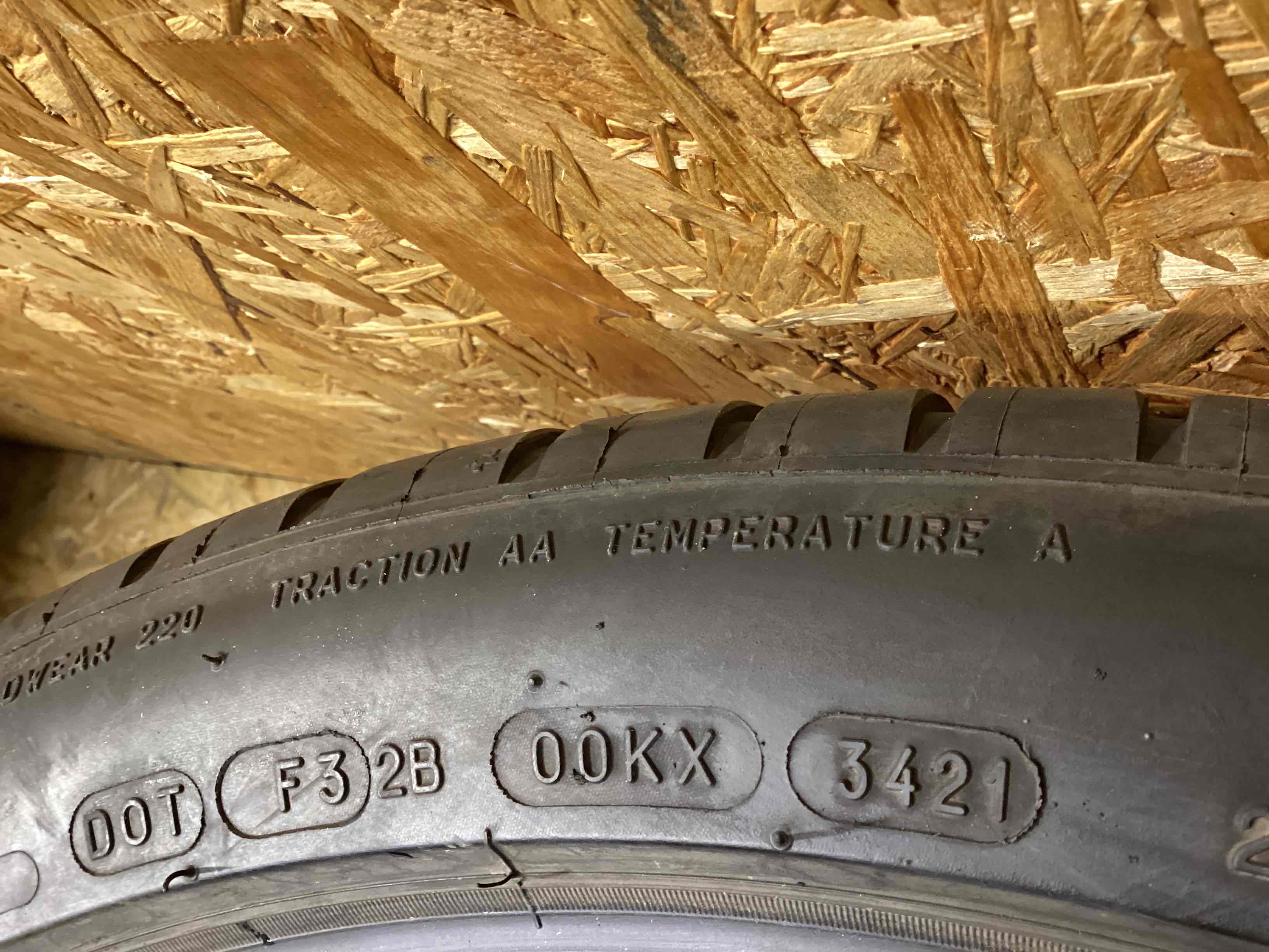 Колесо запасное, держатель, кронштейн, обшивка Porsche Macan 251125-101