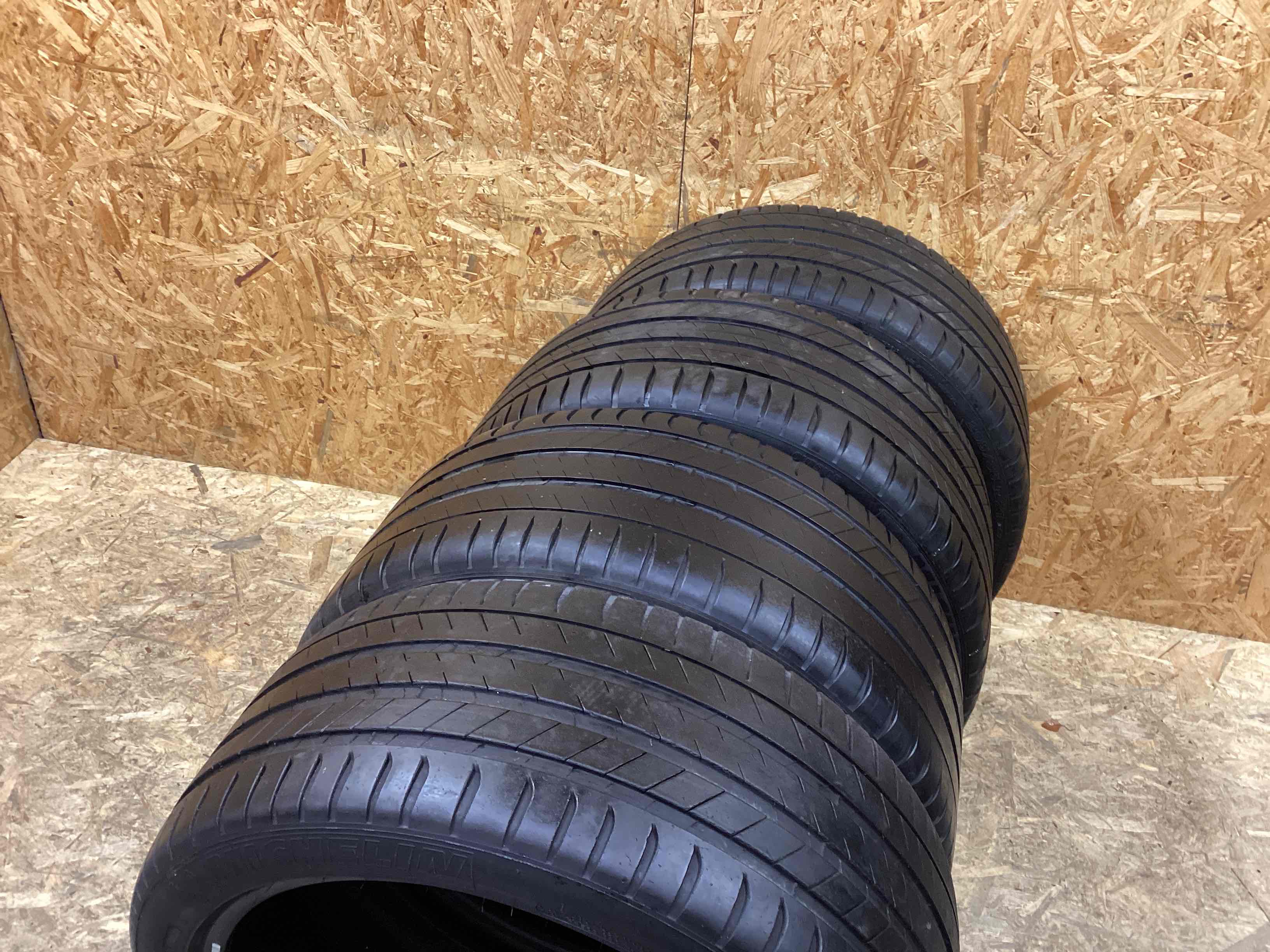 Колесо запасное, держатель, кронштейн, обшивка Porsche Macan 251125-101