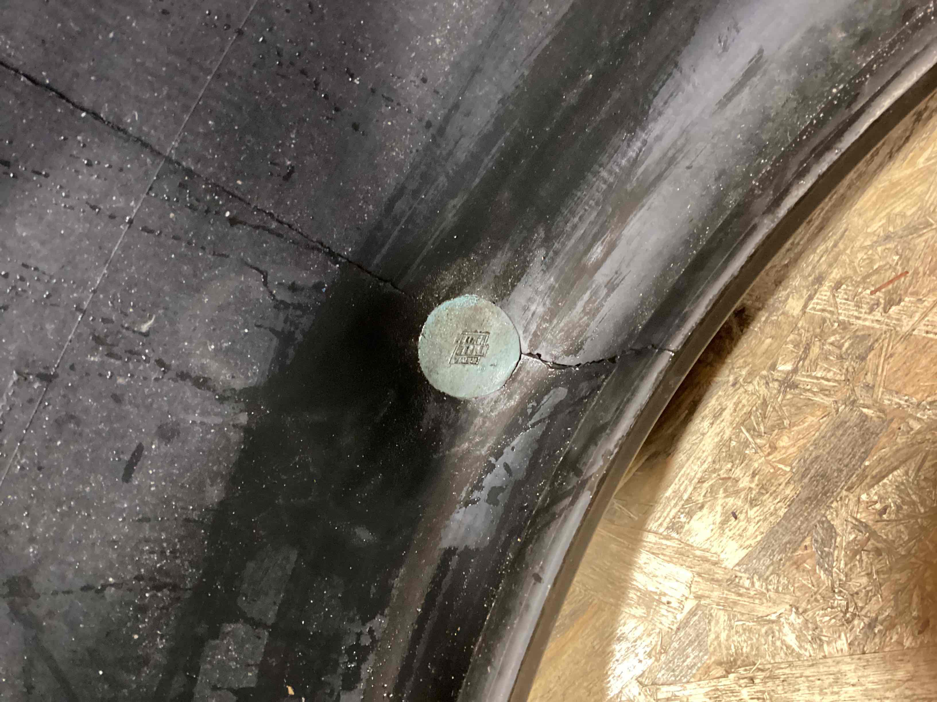 Колесо запасное, держатель, кронштейн, обшивка Porsche Macan 251125-101