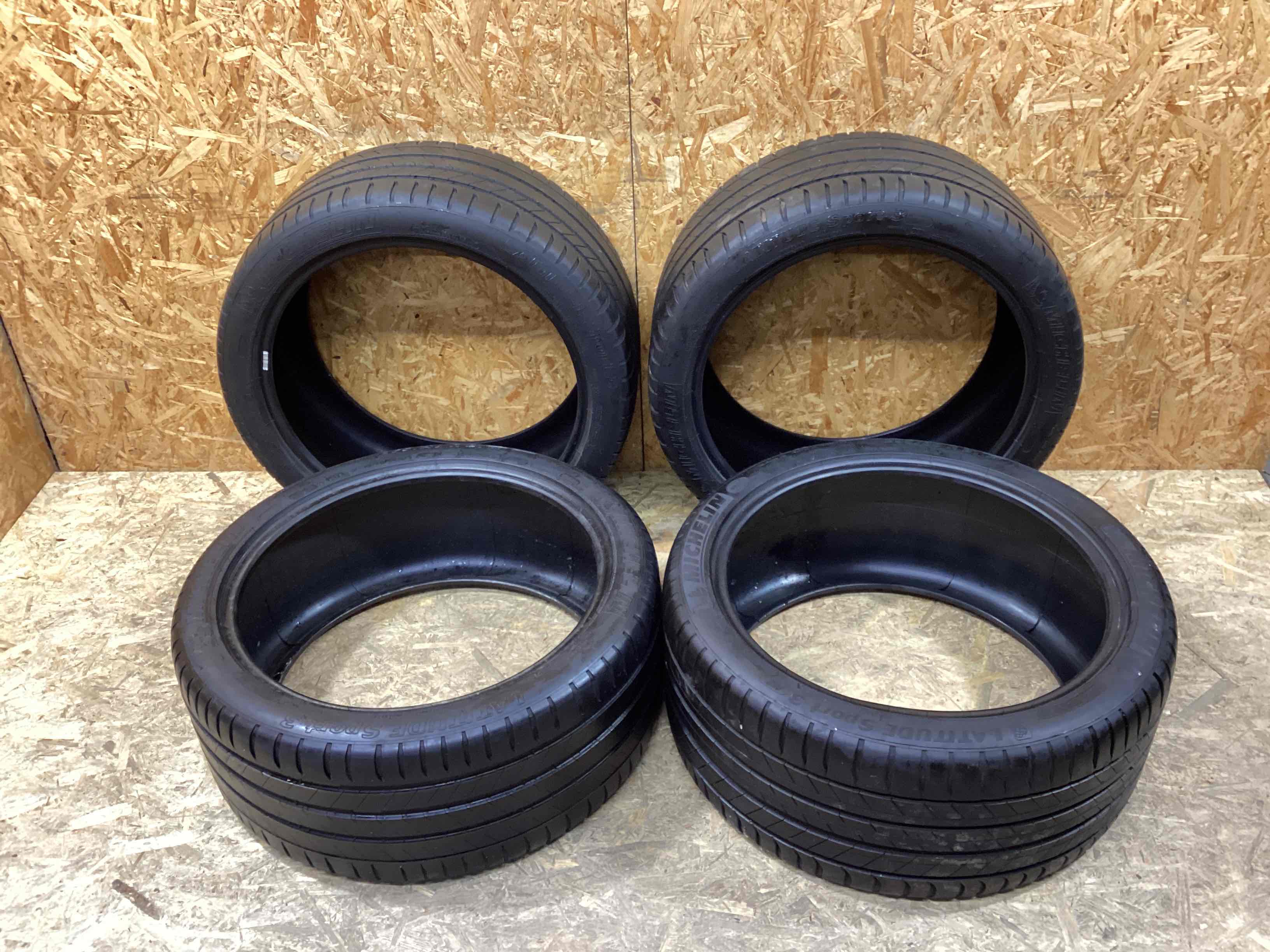 Колесо запасное, держатель, кронштейн, обшивка Porsche Macan 251125-101