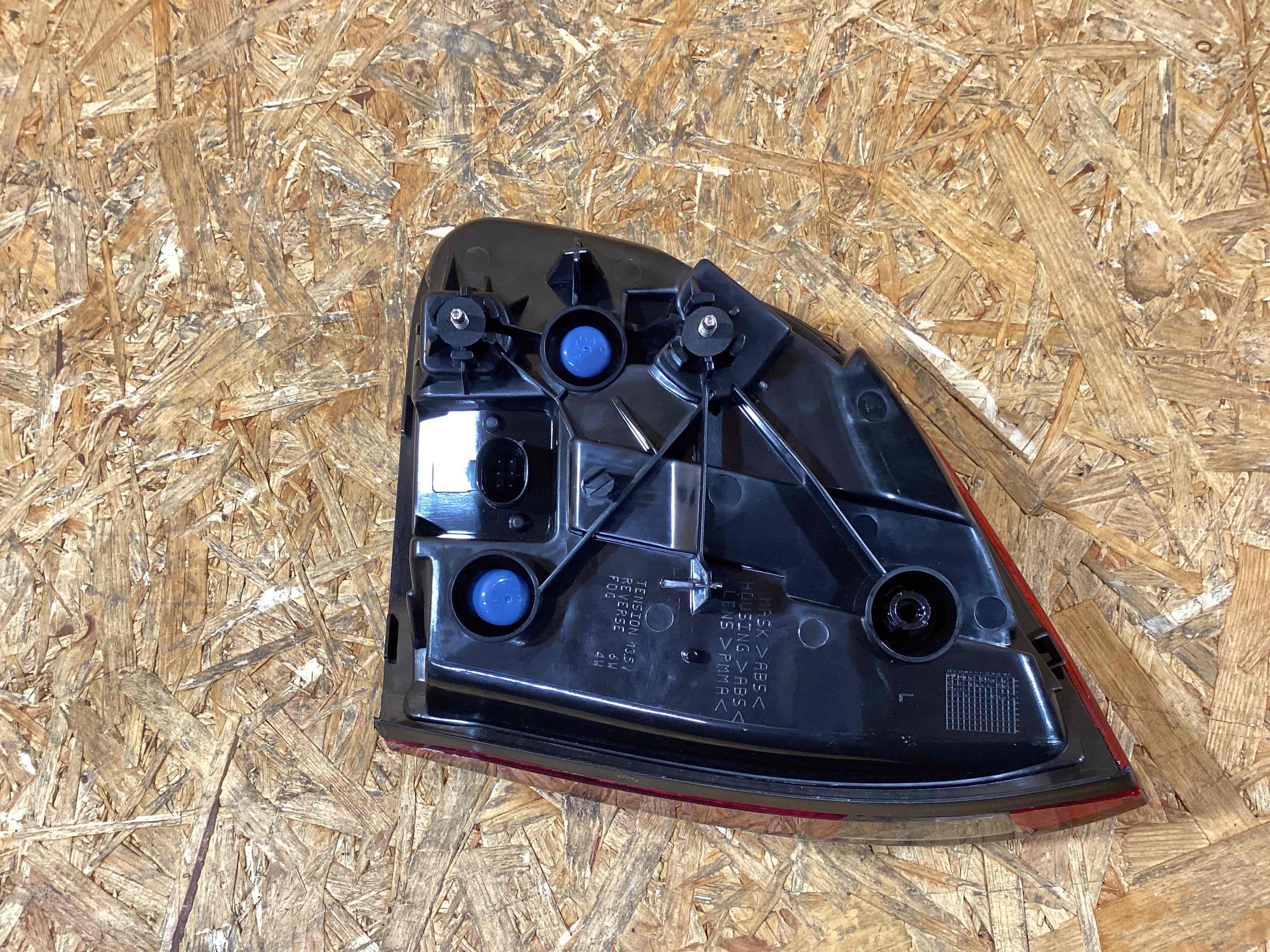 Фонарь задний левый Porsche Cayenne 251125-104