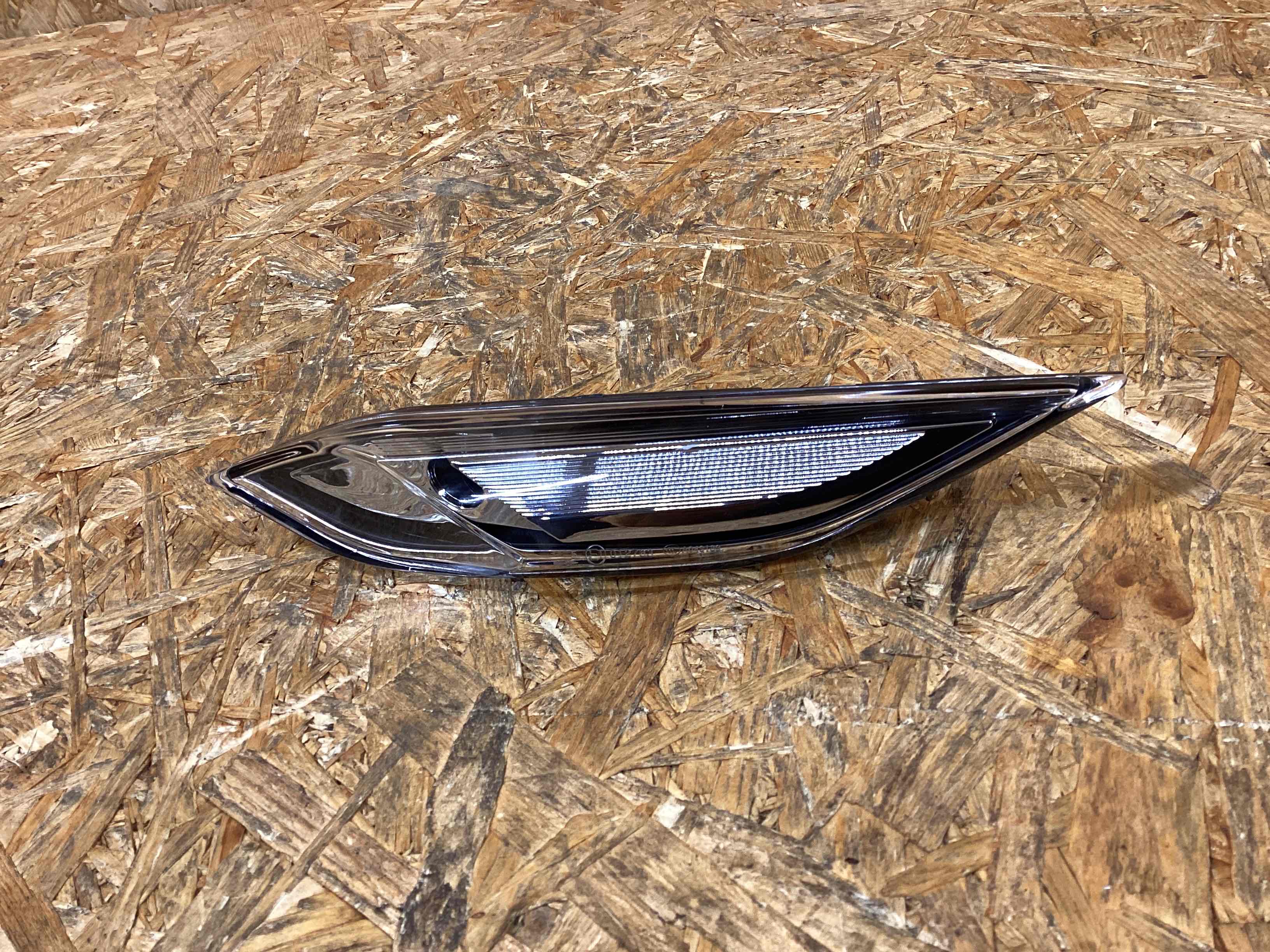 Фонарь (указатель/повторитель поворота, поворотник)   251125-106