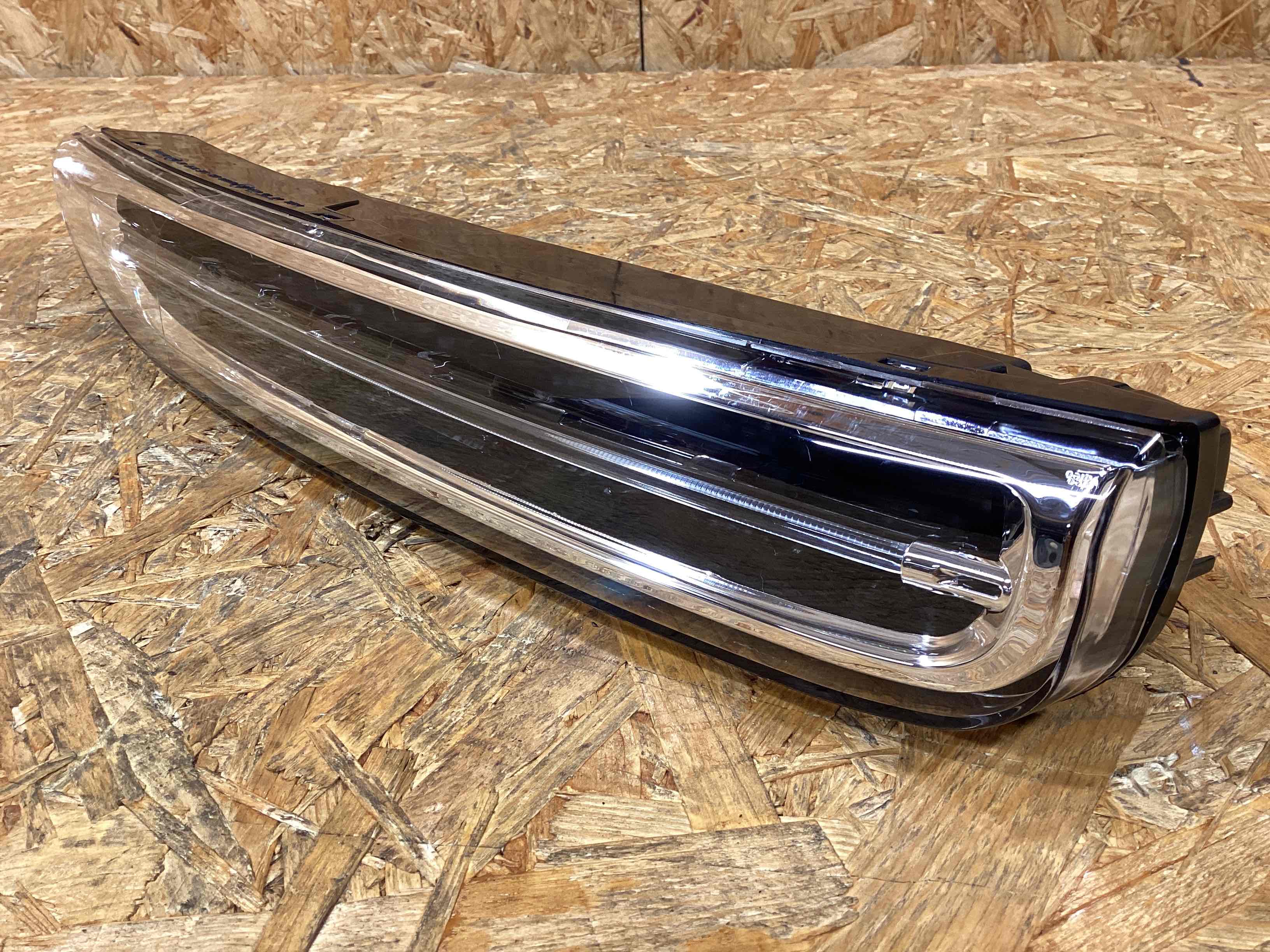 Фара противотуманная Porsche Cayenne 251125-107