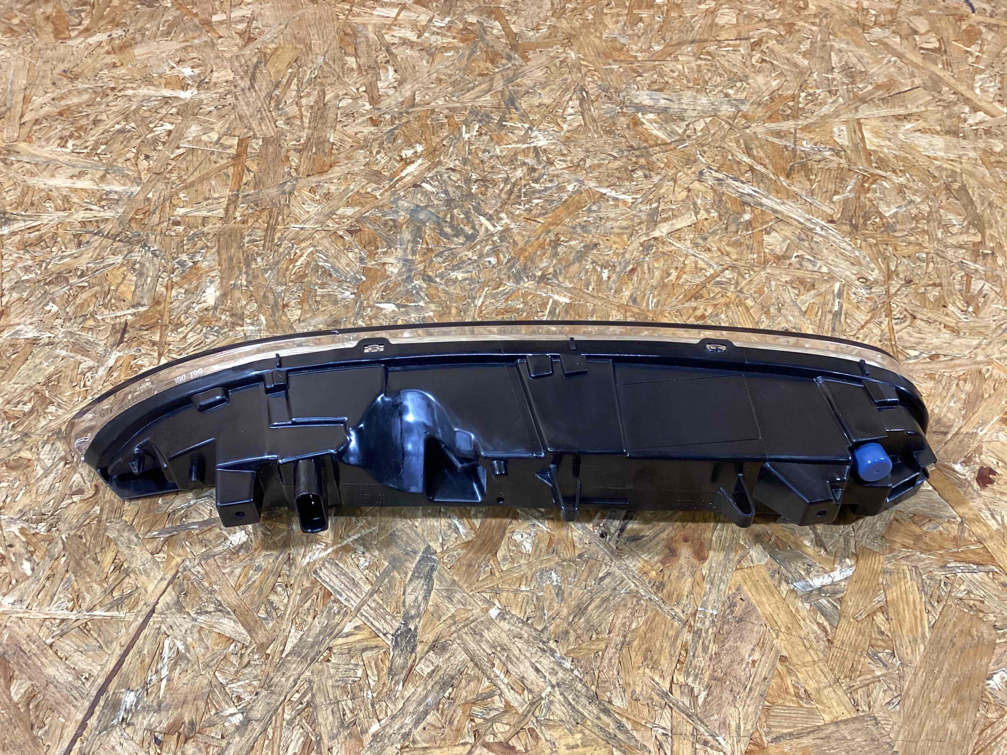 Фара противотуманная Porsche Cayenne 251125-107