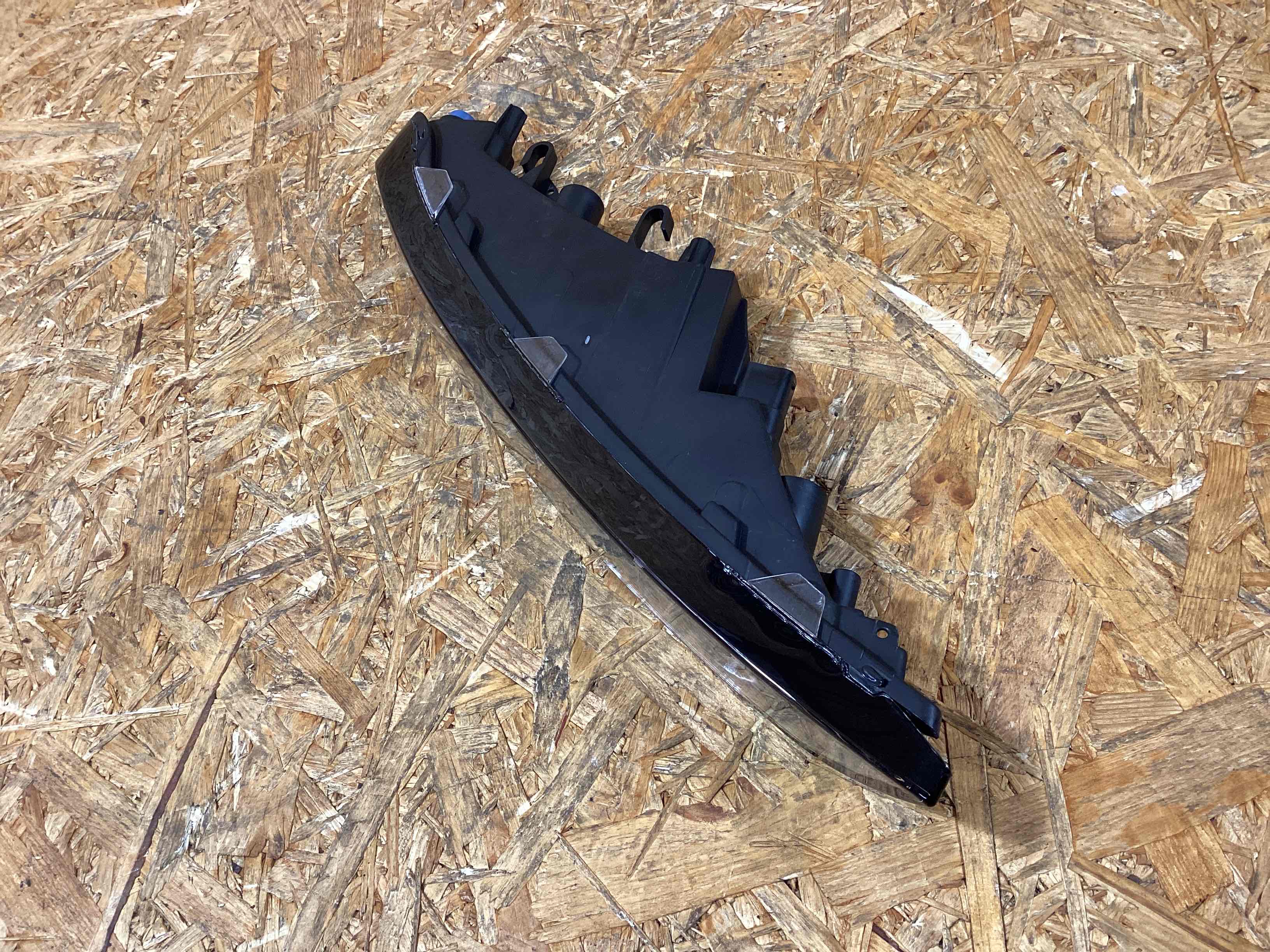 Фара противотуманная Porsche Macan 251125-108