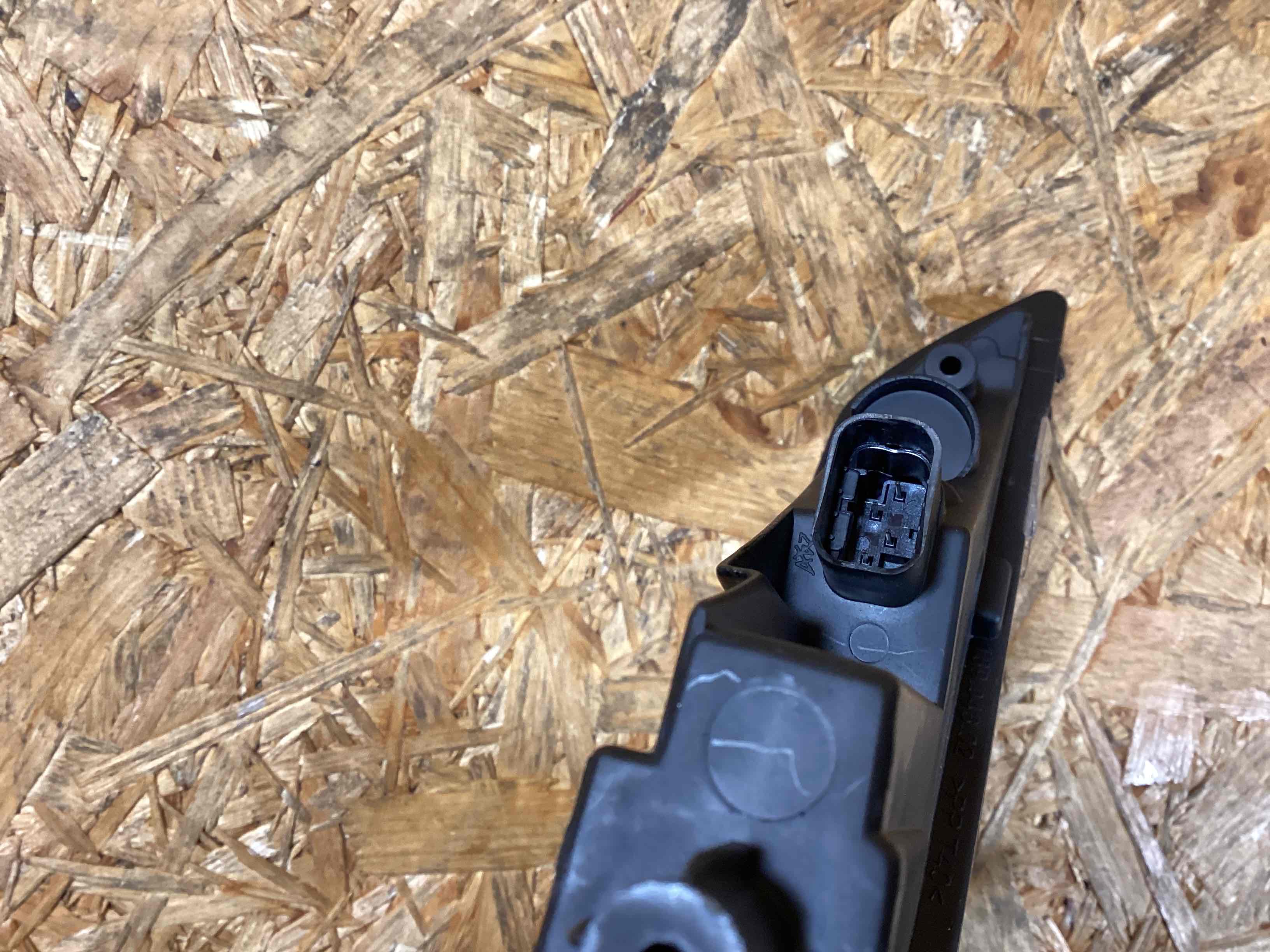 Фара противотуманная Porsche Macan 251125-108