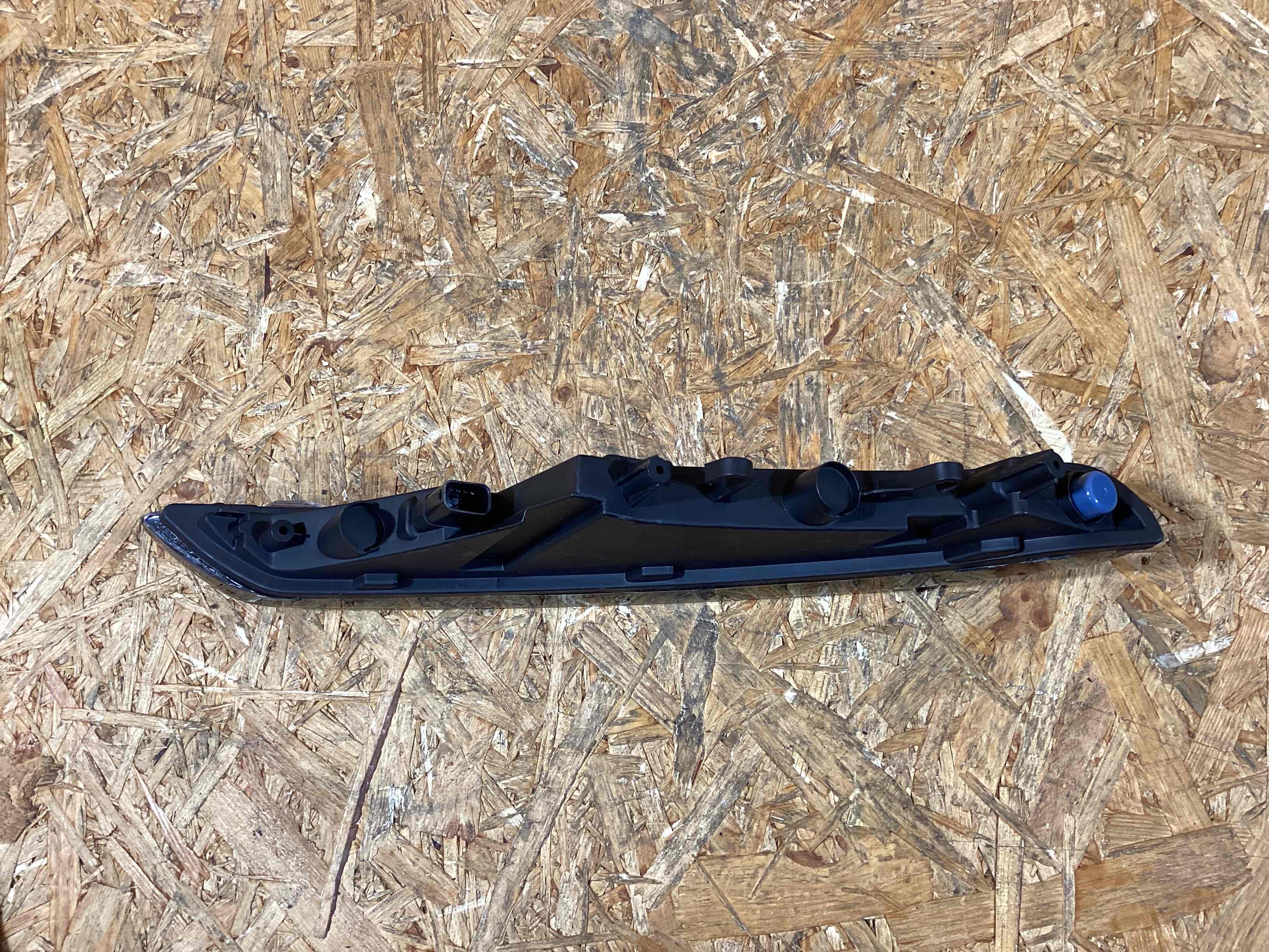 Фара противотуманная Porsche Macan 251125-108