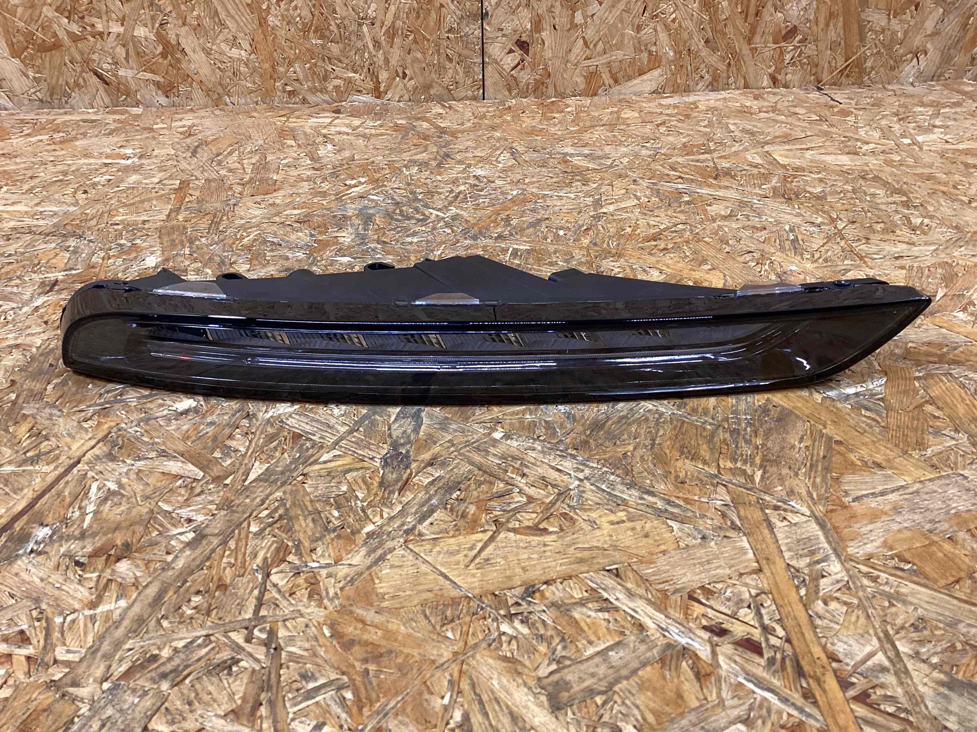 Фара противотуманная Porsche Macan 251125-108