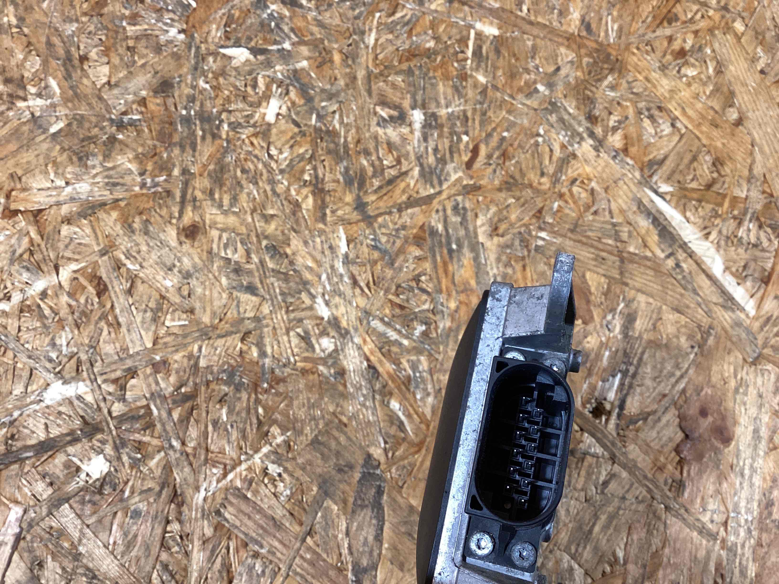 Активный круиз-контроль Porsche Macan 251125-114