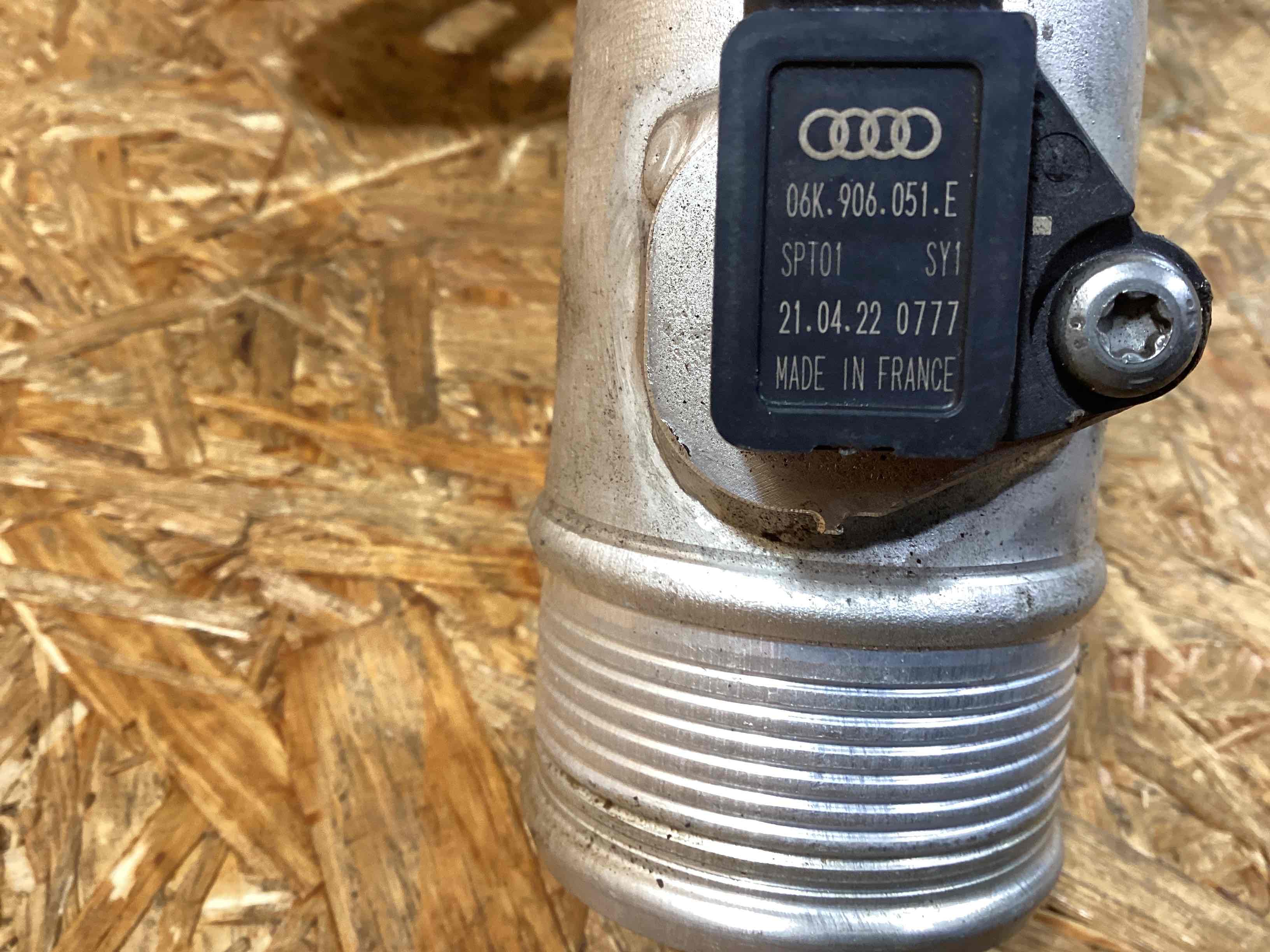 Патрубок Porsche Macan 260126-102