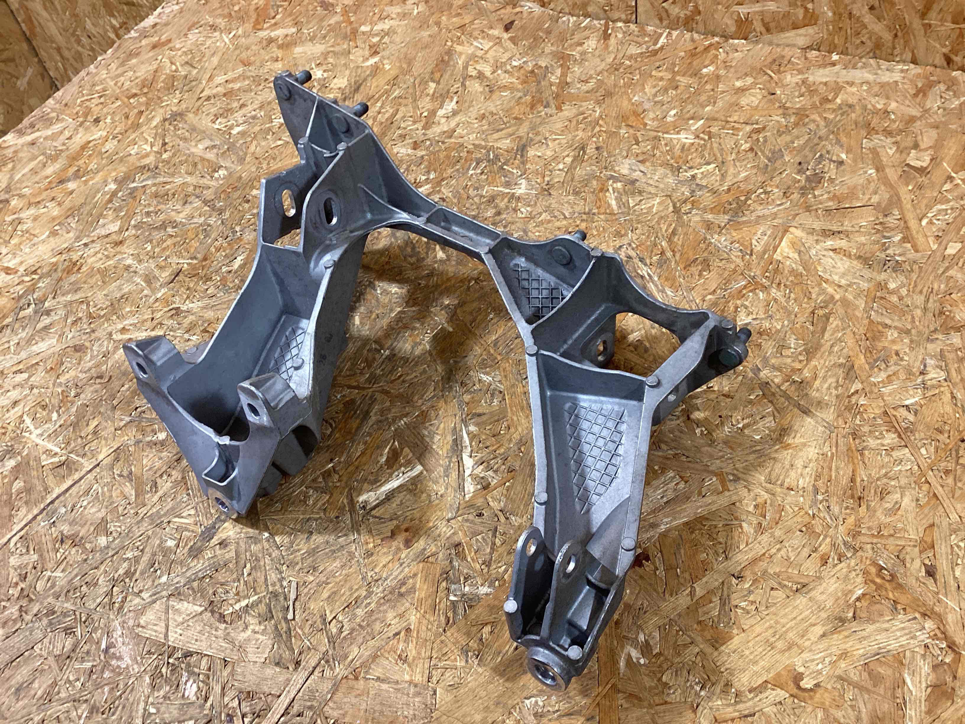 Рычаг задний правый Porsche 718 Cayman 260126-103