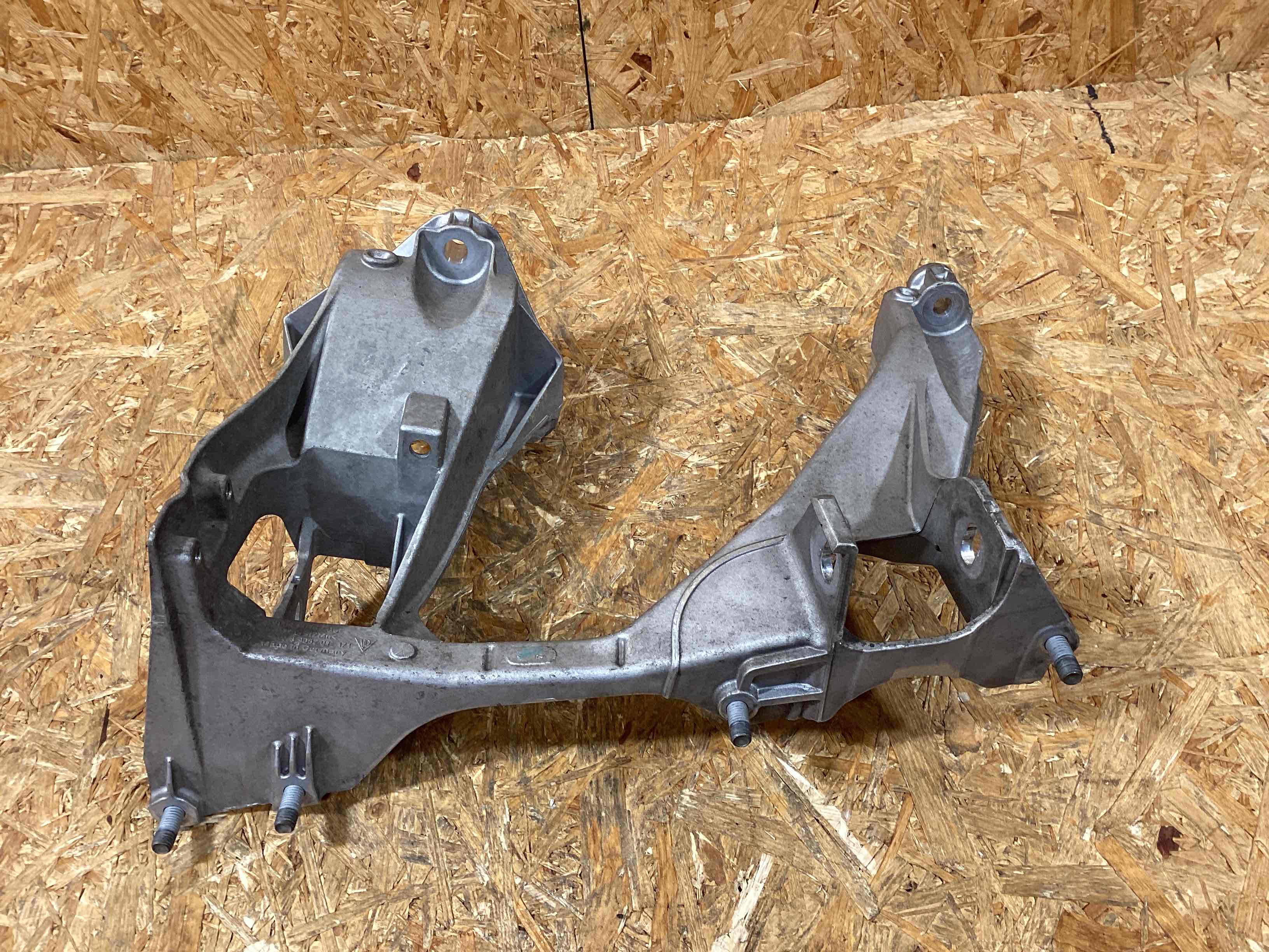 Рычаг задний правый Porsche 718 Cayman 260126-103