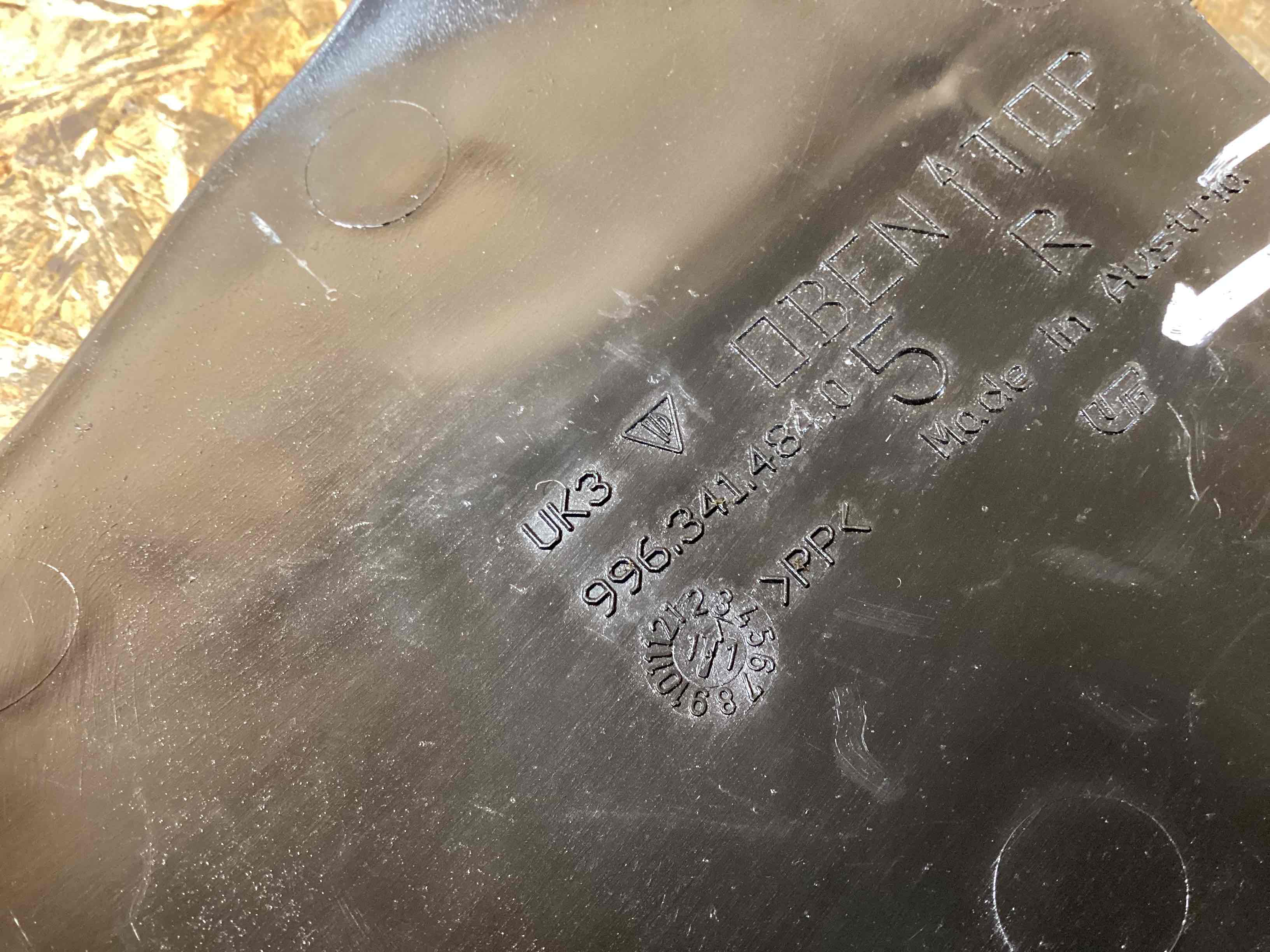 Брызговик Porsche 911 260226-102