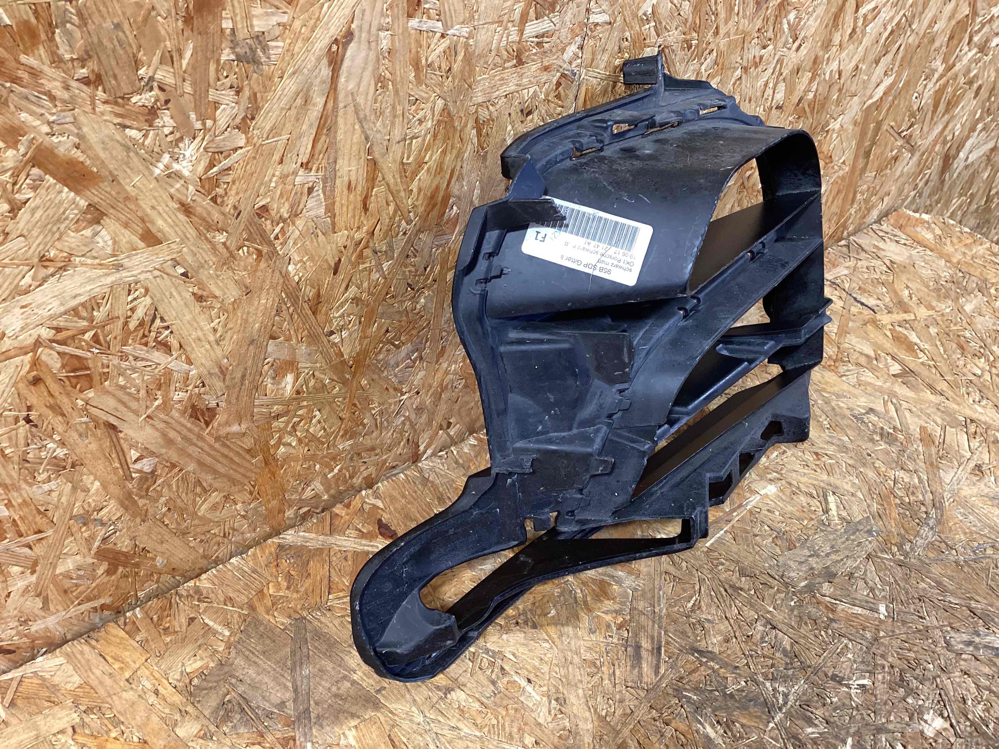 Заглушка, вставка (решетка) в бампер Porsche Macan 260226-107