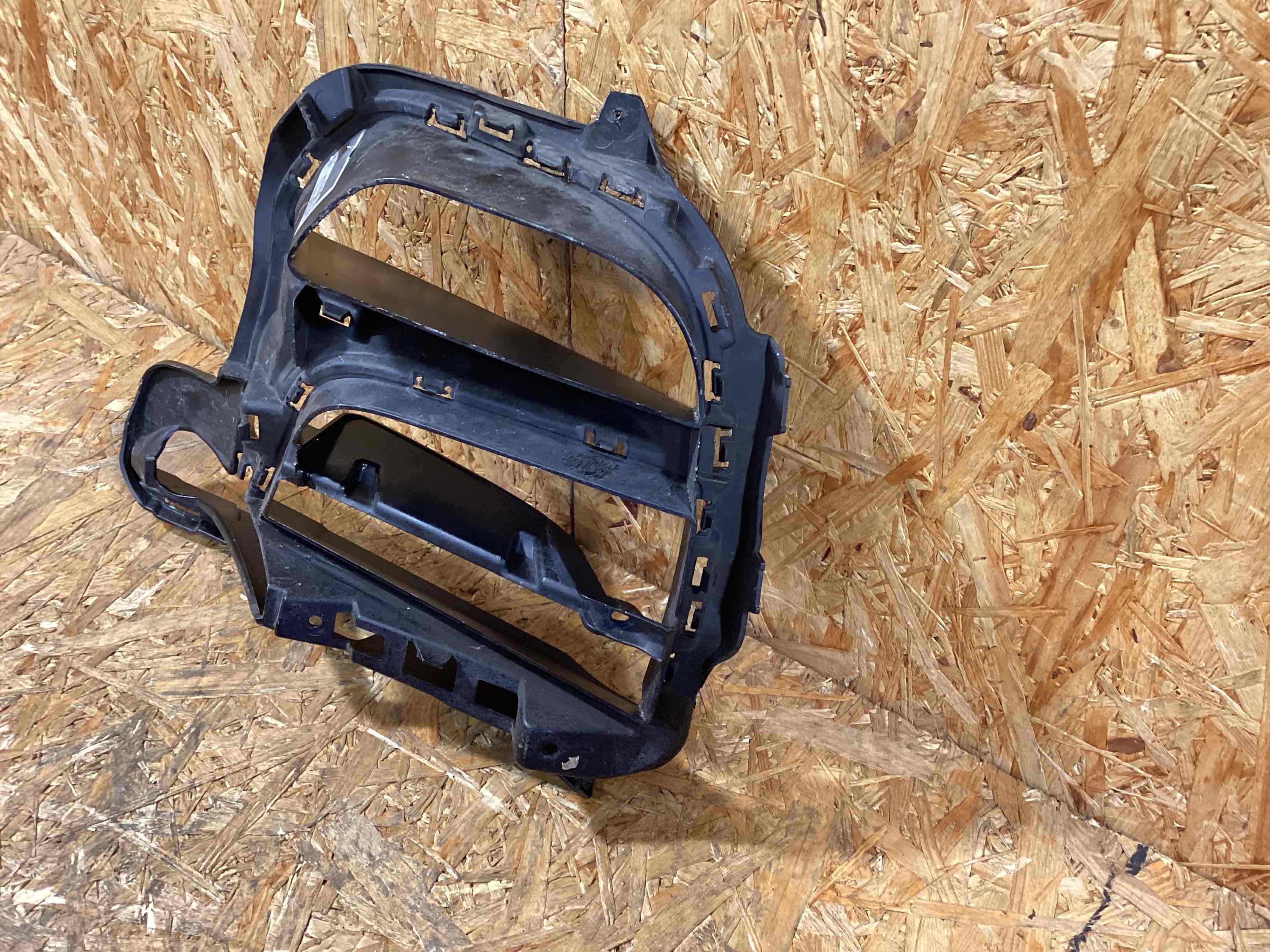 Заглушка, вставка (решетка) в бампер Porsche Macan 260226-107