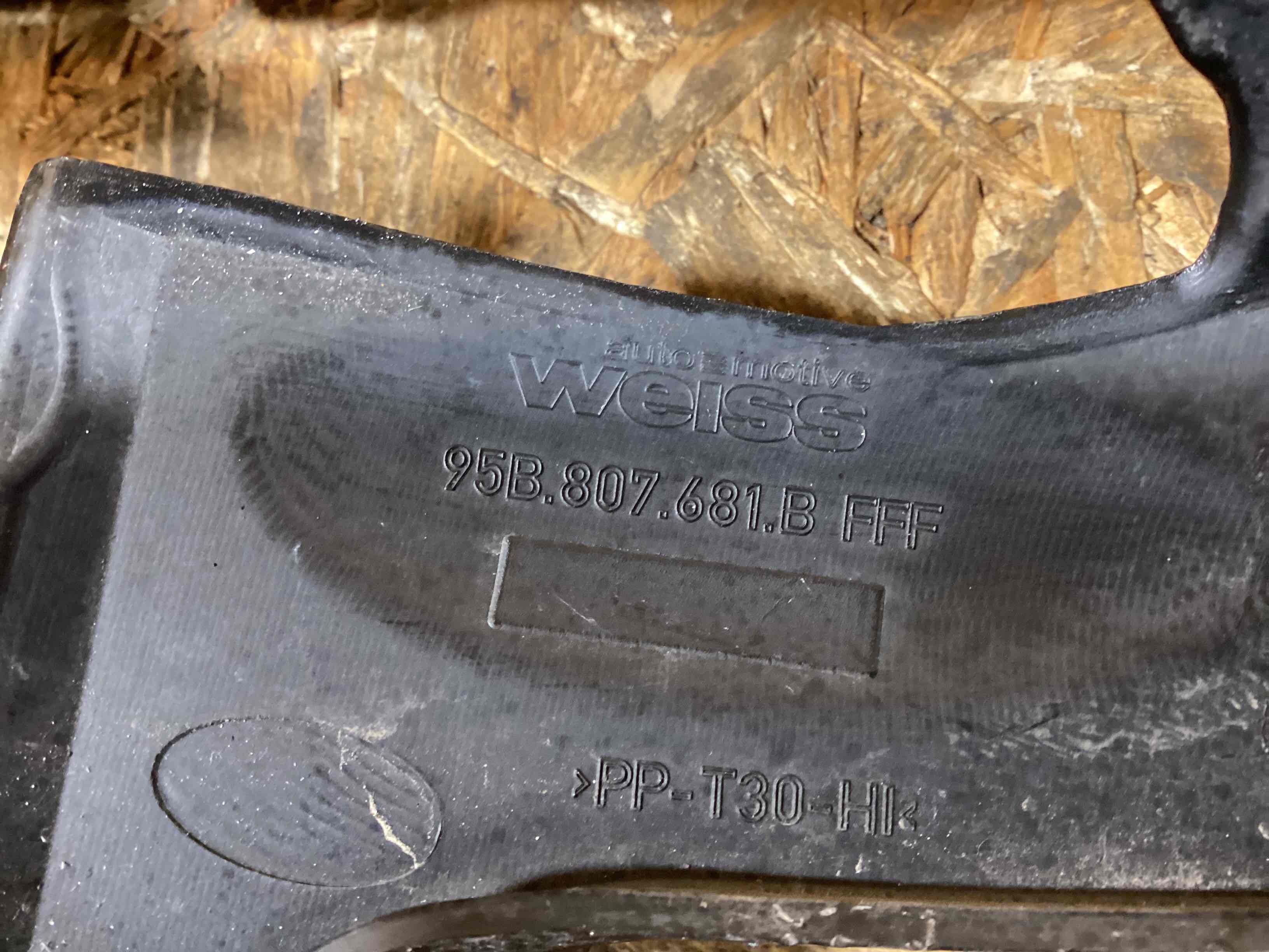 Заглушка, вставка (решетка) в бампер Porsche Macan 260226-107