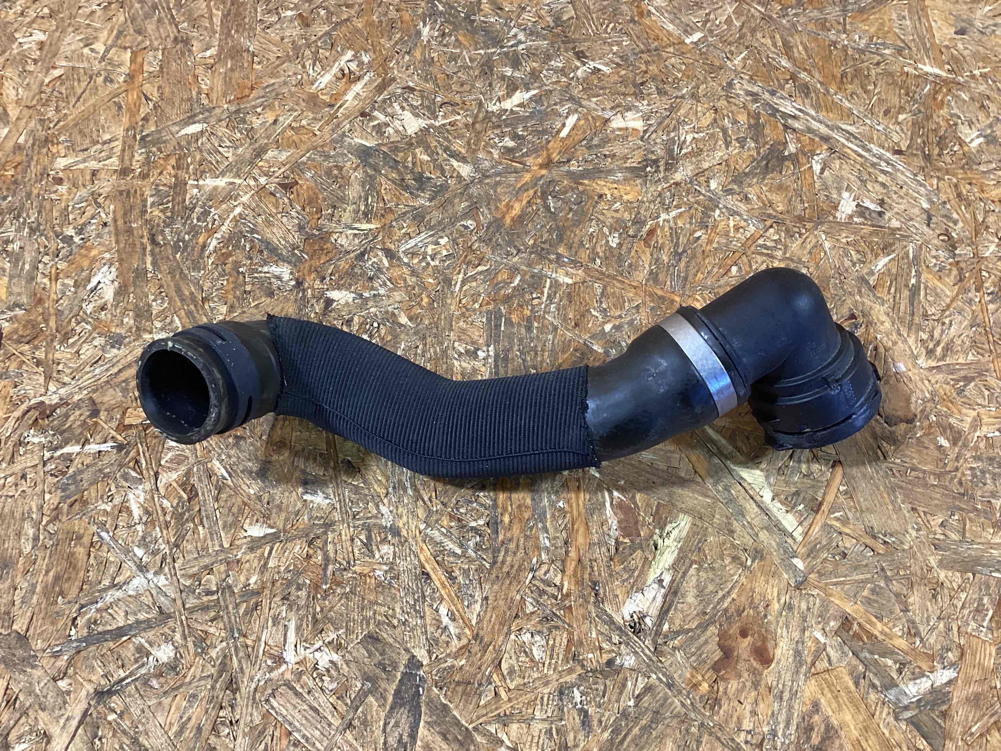 Патрубок Porsche Macan 260226-108