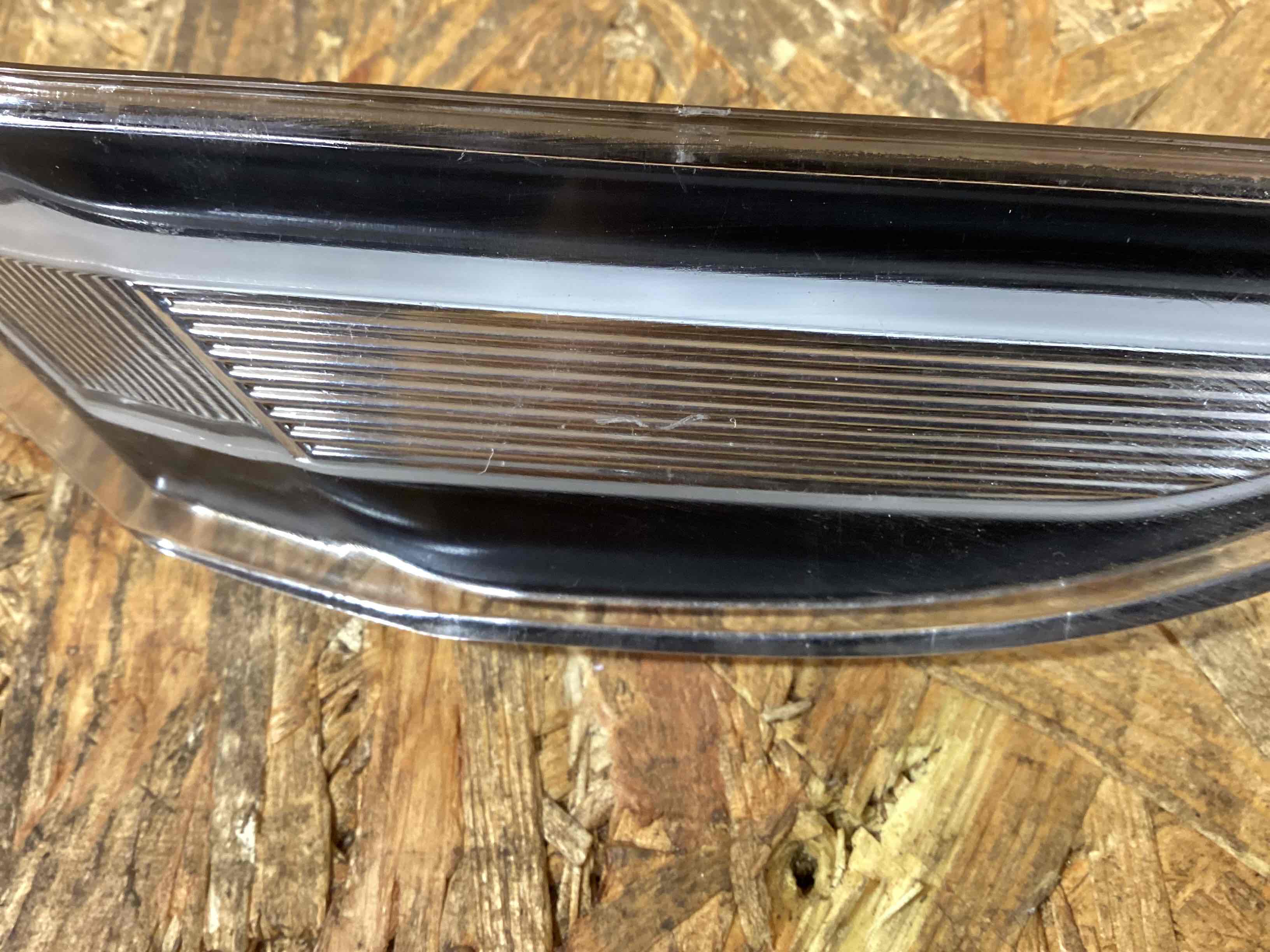 Фара правая Porsche 911 260226-110