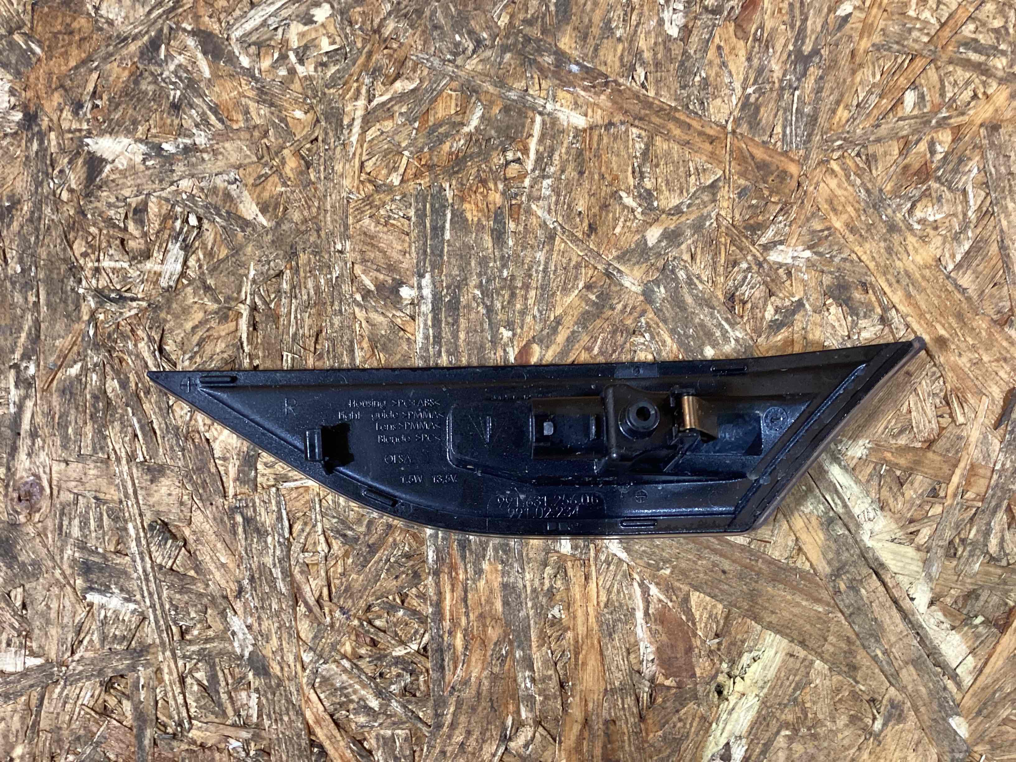 Фара правая Porsche 911 260226-110