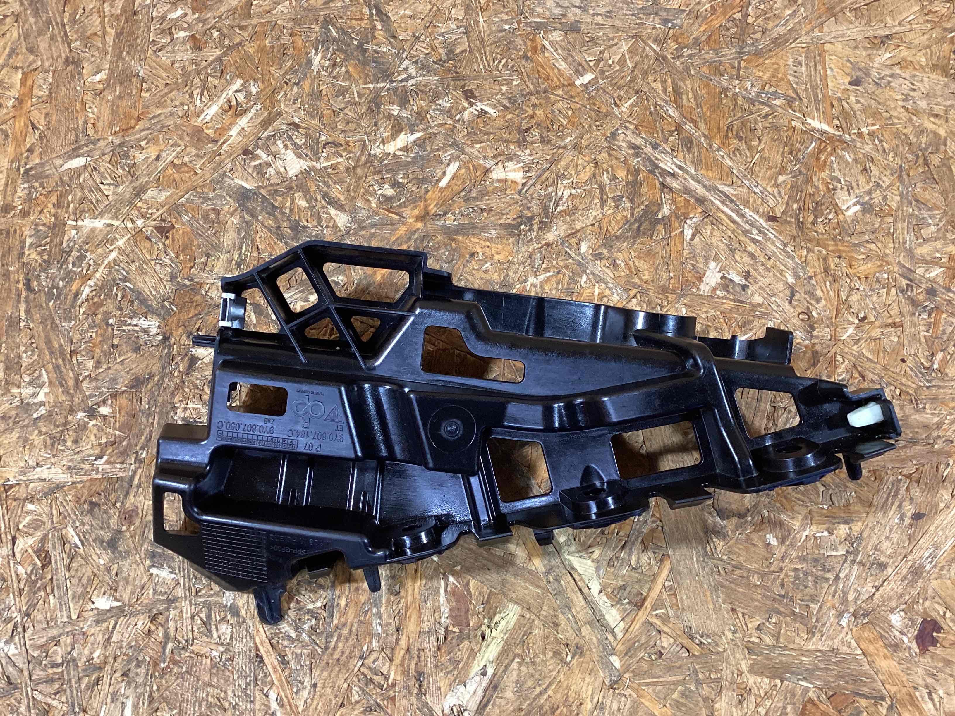 Крепление, кронштейн Porsche Cayenne 260226-111