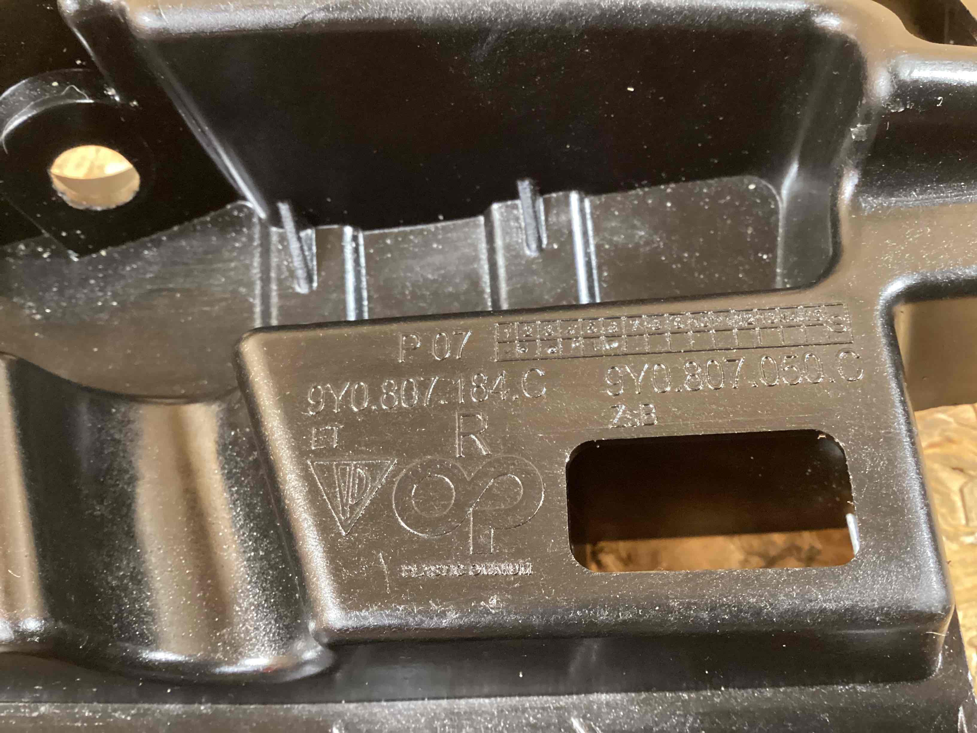 Крепление, кронштейн Porsche Cayenne 260226-111