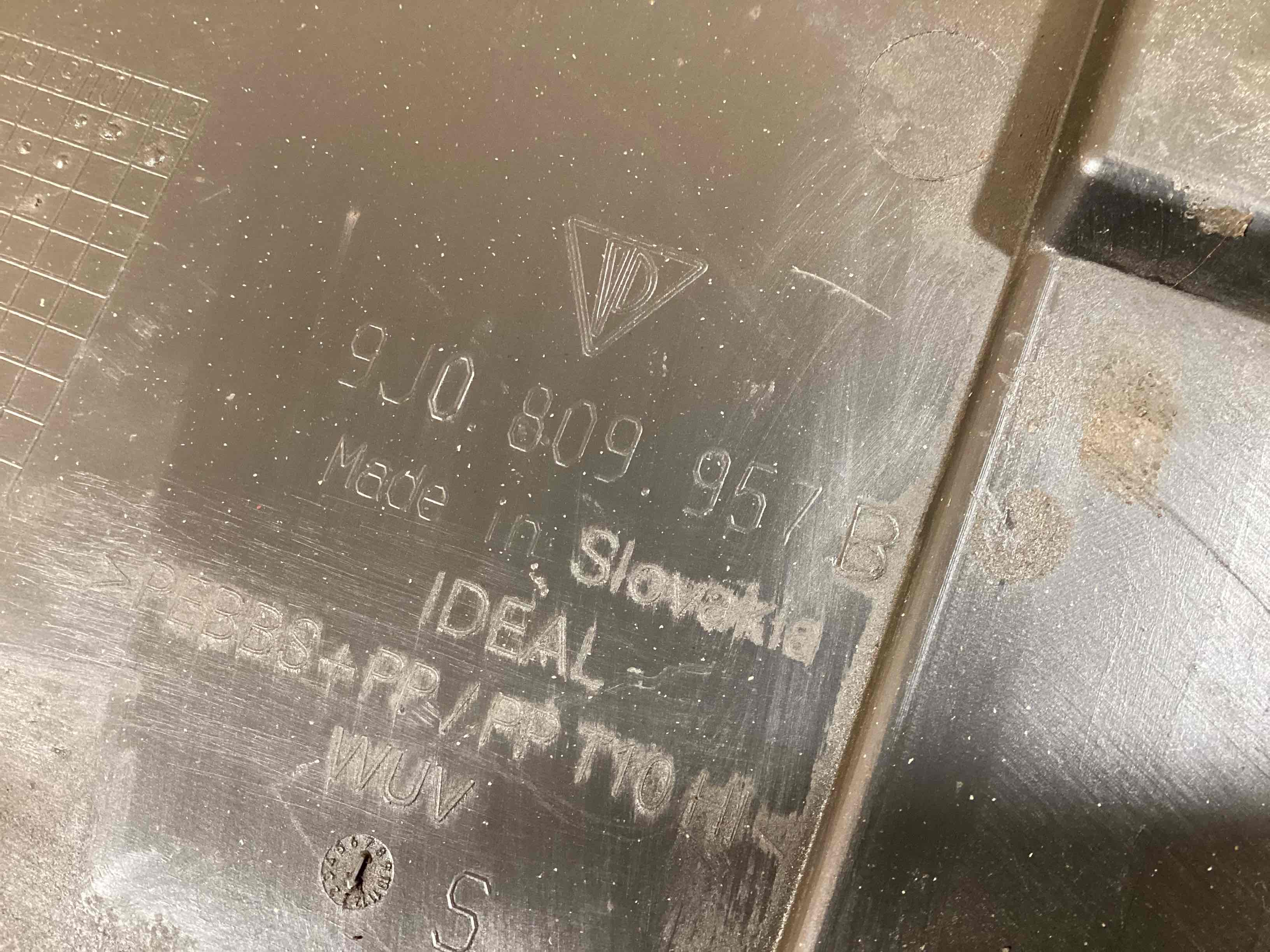 Защита арок передняя левая (подкрылок) Porsche Taycan 260226-113