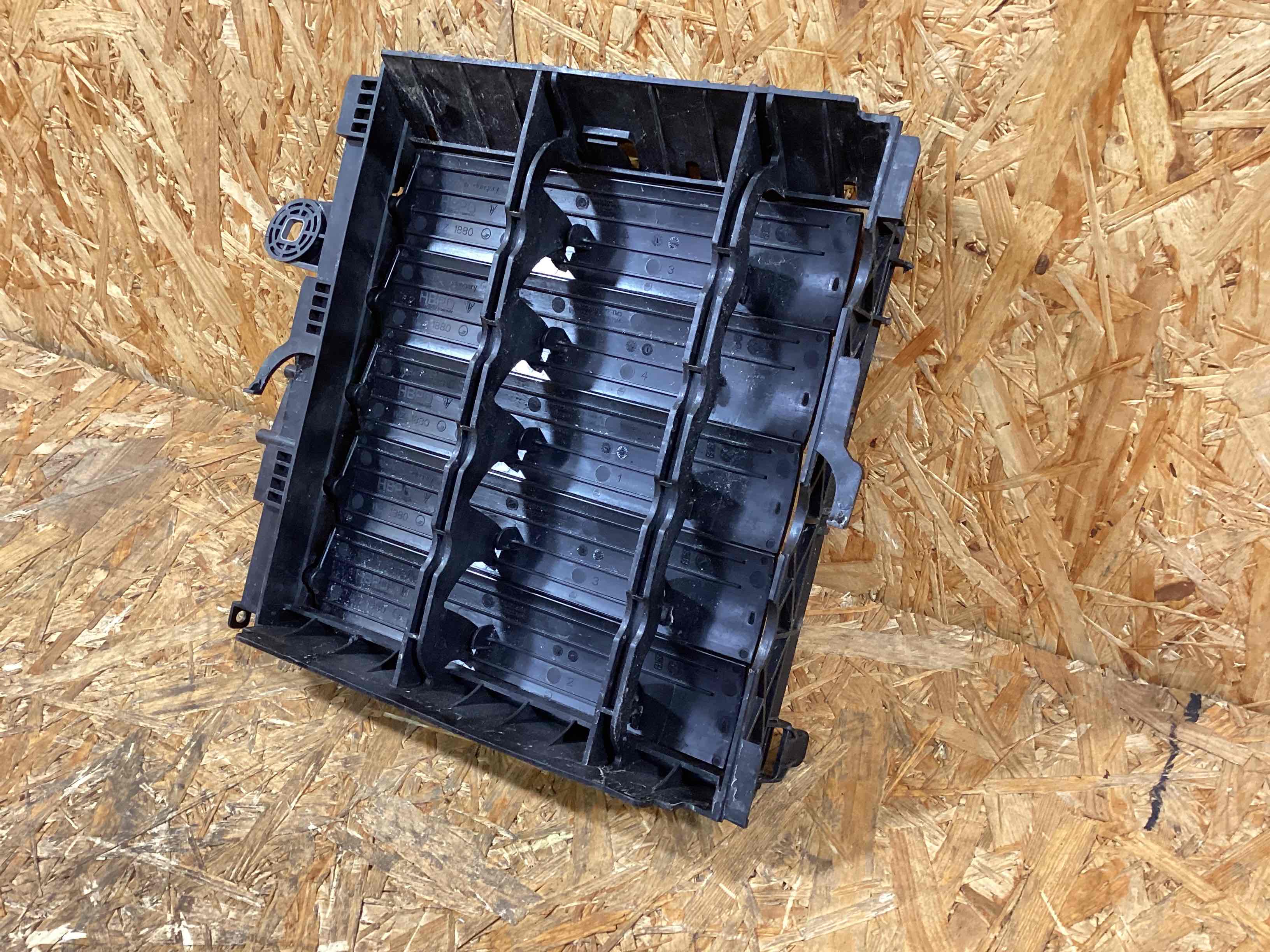 Жалюзи радиатора Porsche Cayenne 260226-115