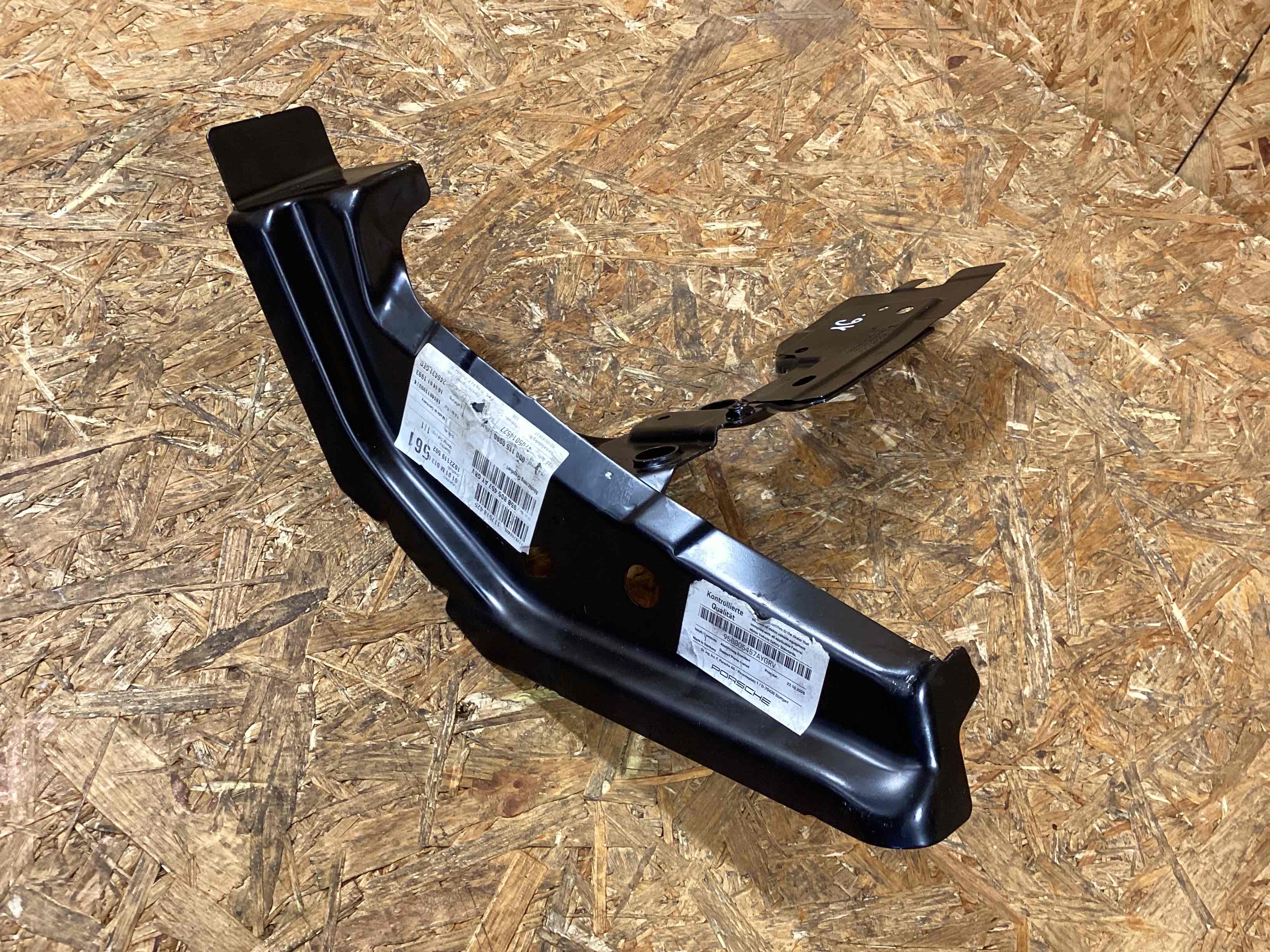 Лонжерон левый Porsche Macan 260226-116