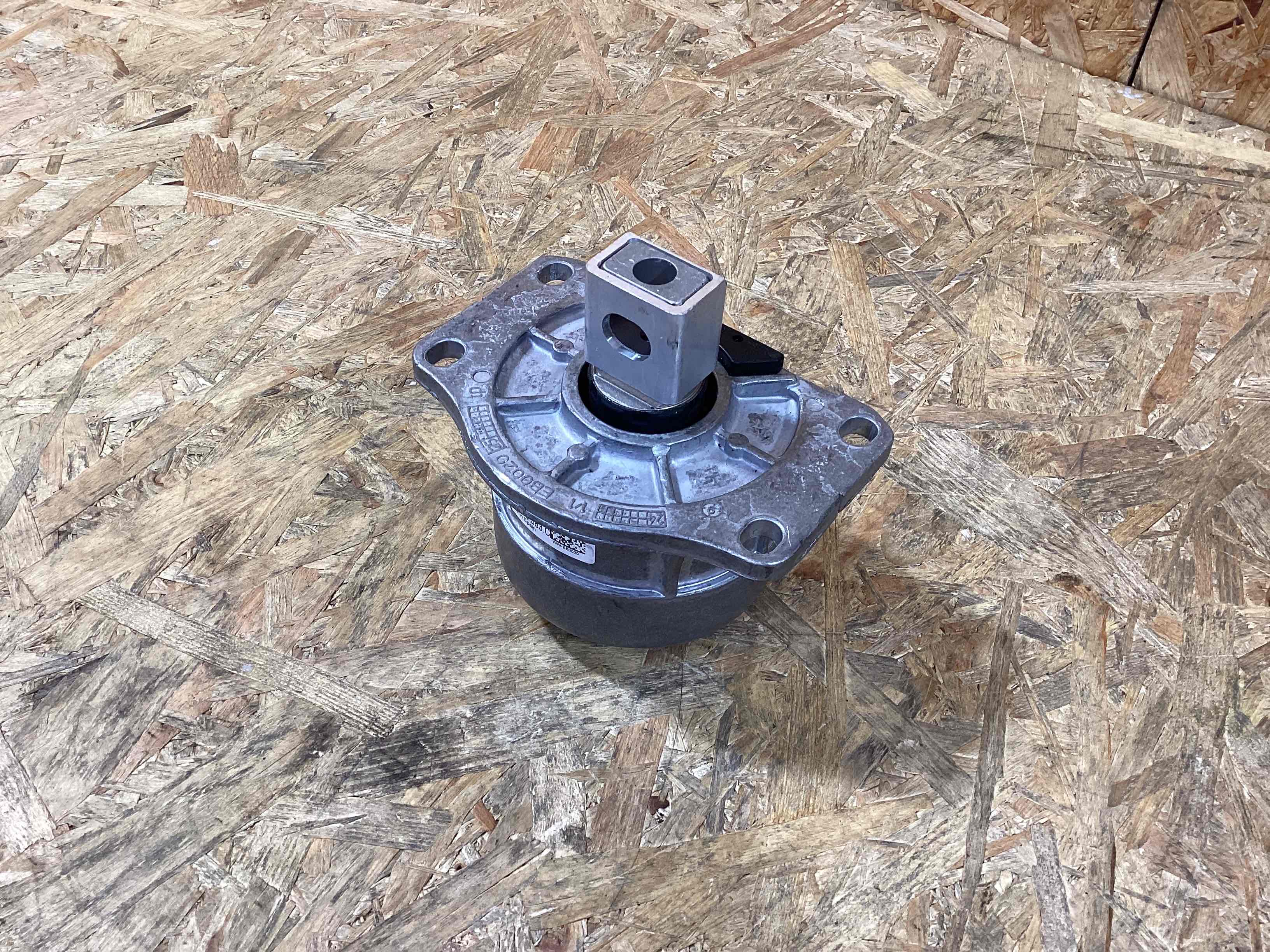Подушка кріплення двигуна Porsche 911 260826-117