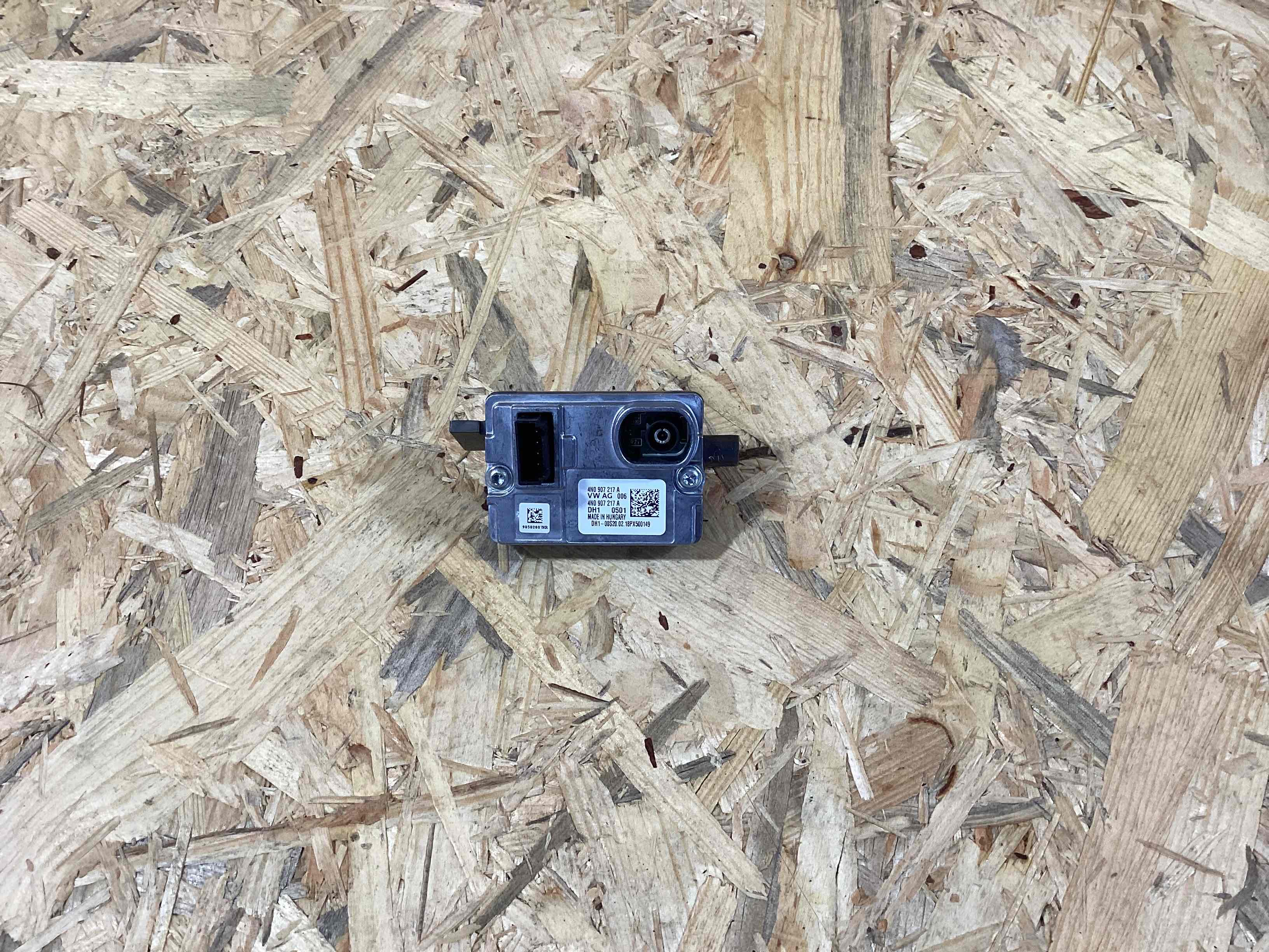 Камера, крепление камеры, корпус Porsche Cayenne 260326-105