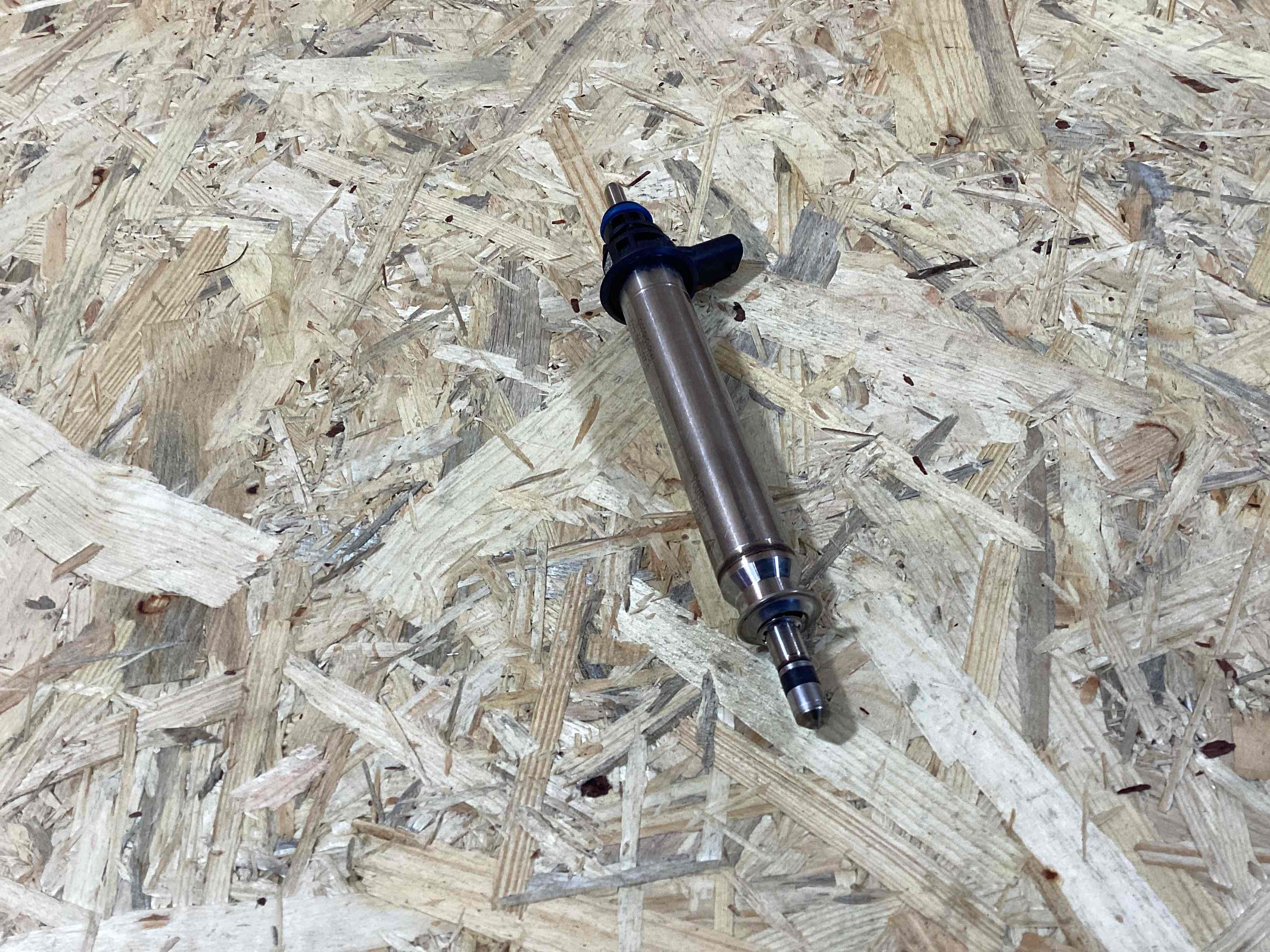 Форсунка топливная Porsche 911 260326-111