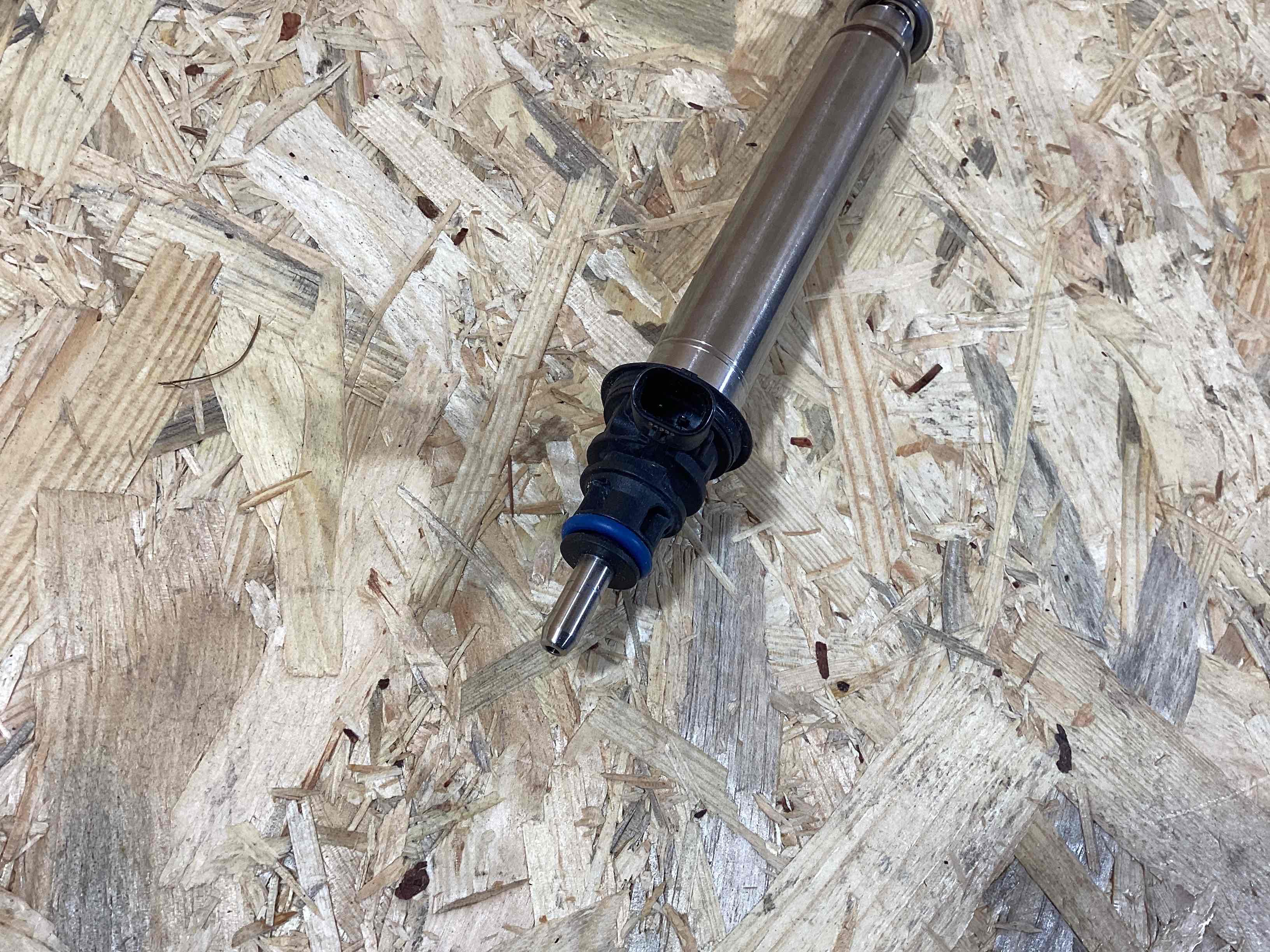 Форсунка топливная Porsche 911 260326-111