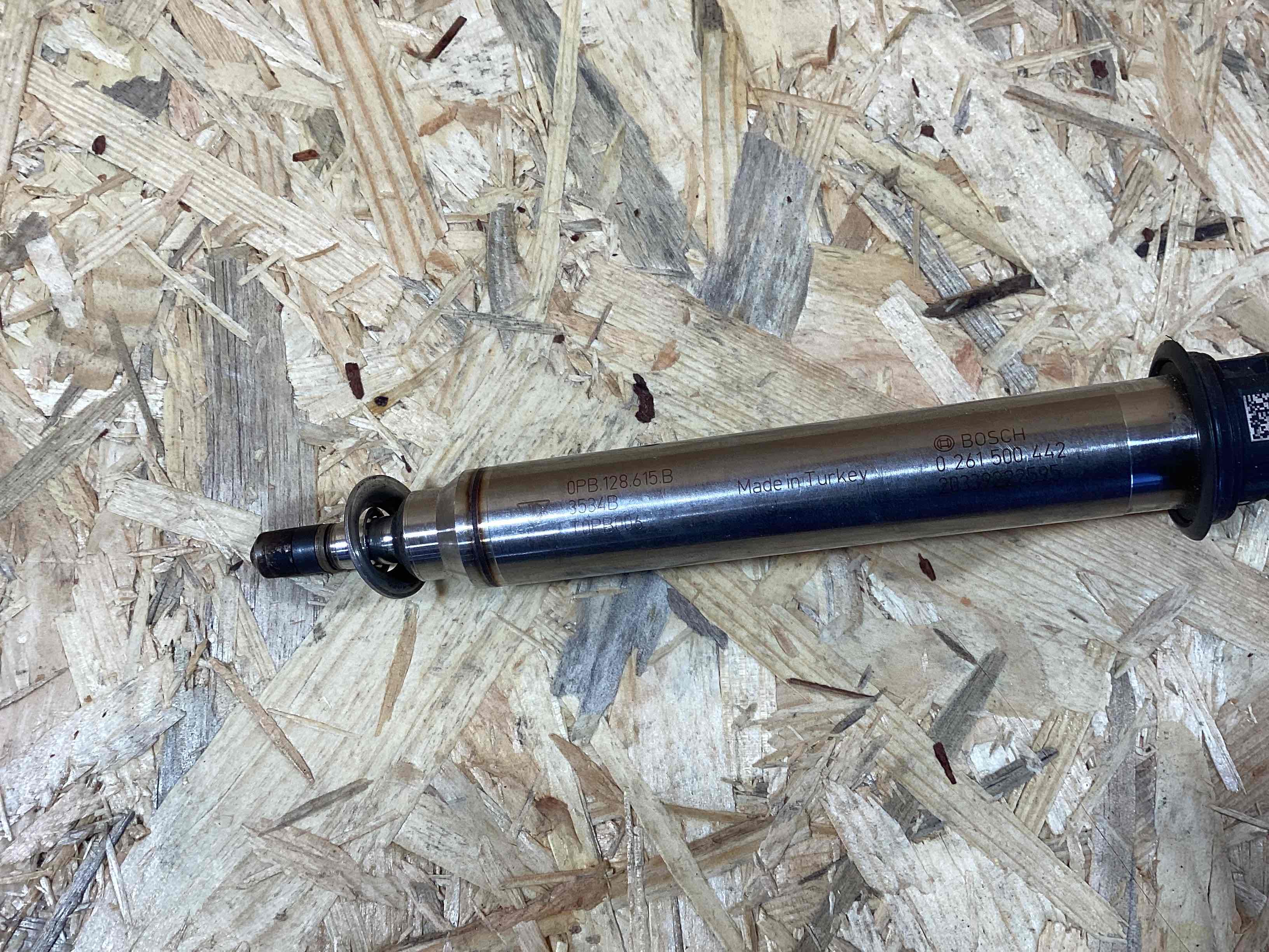 Форсунка топливная Porsche 911 260326-113