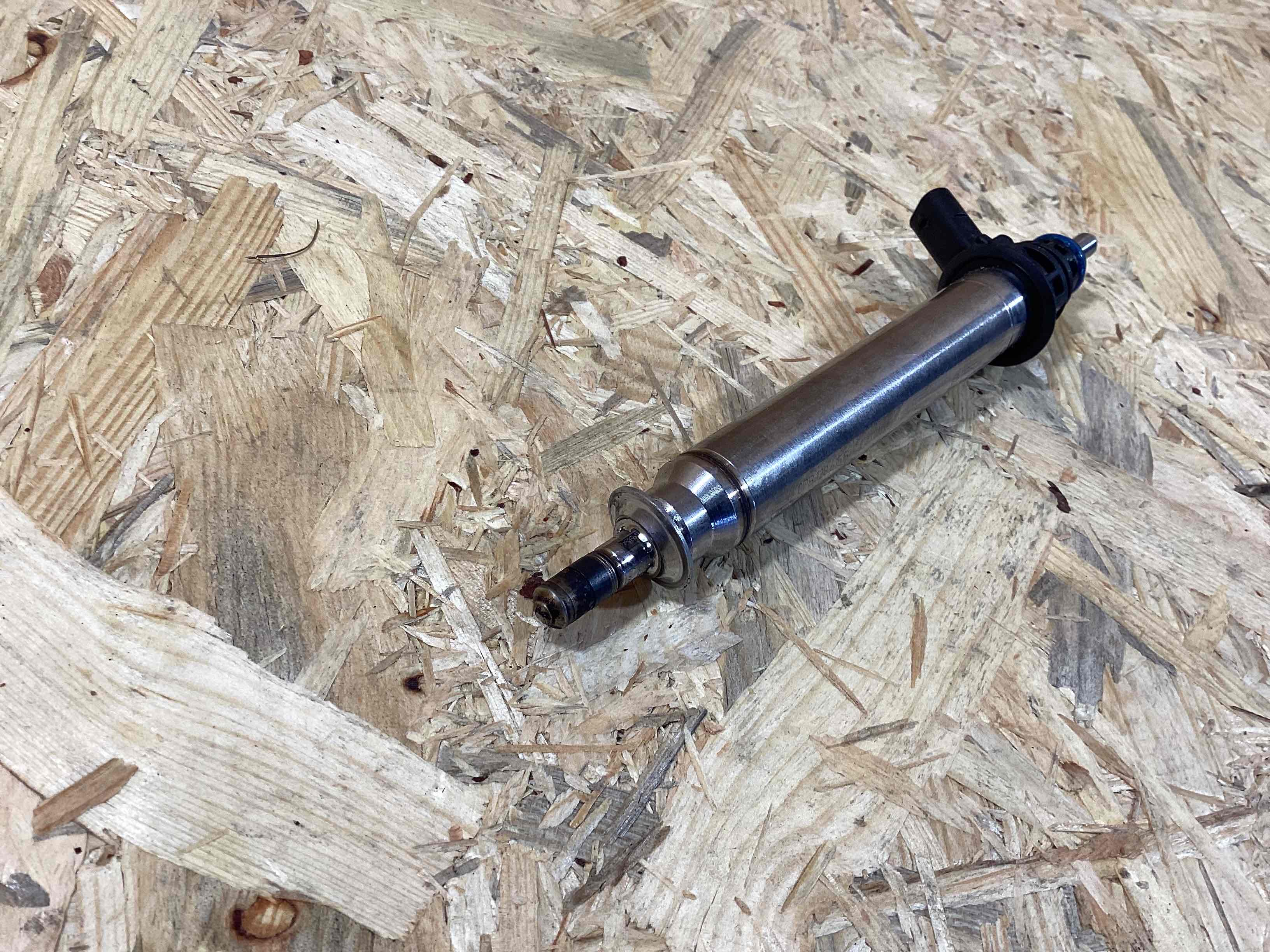 Форсунка топливная Porsche 911 260326-114