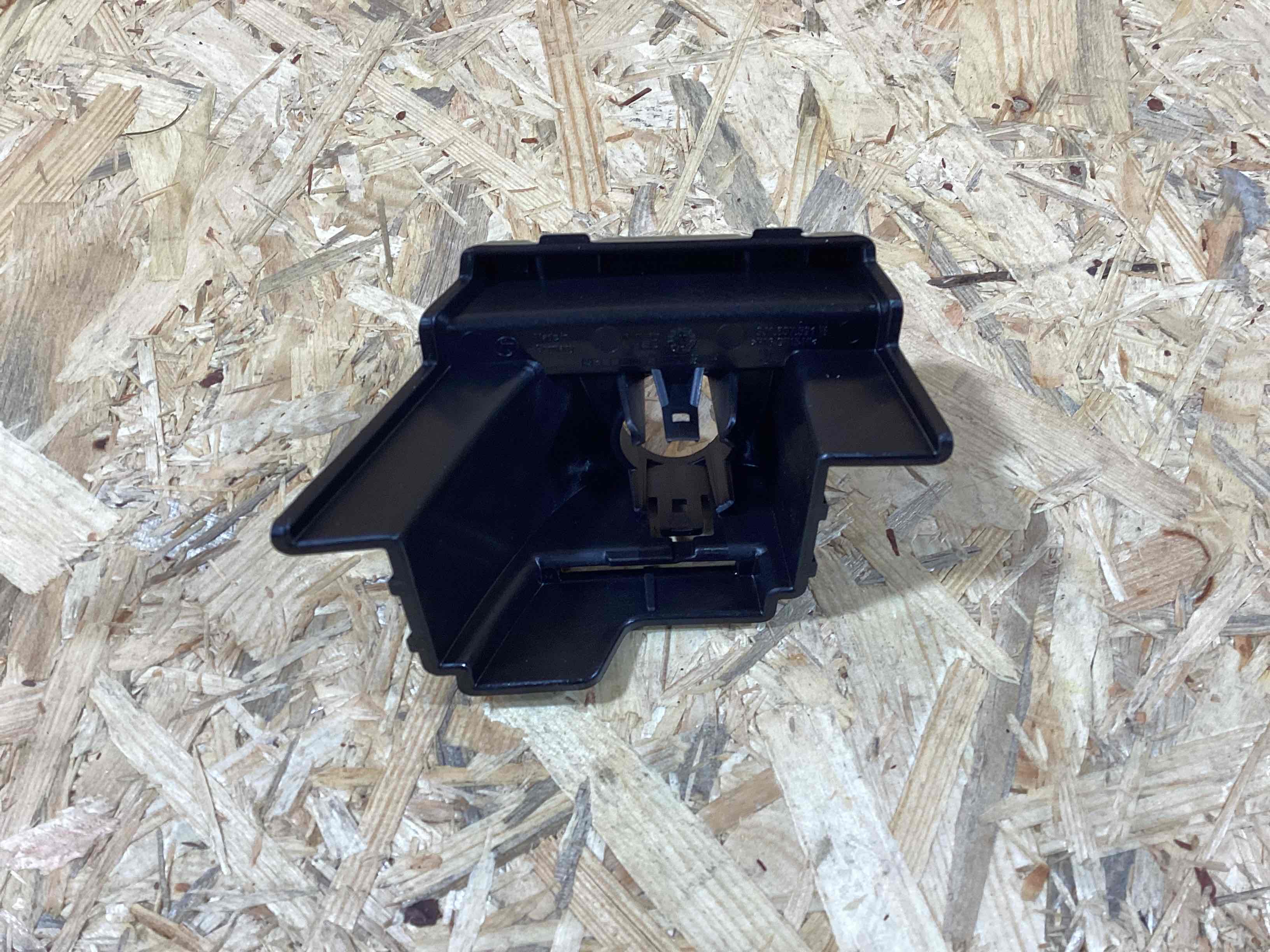 Датчик парктроника, крепление, корпус Porsche Taycan 260326-117