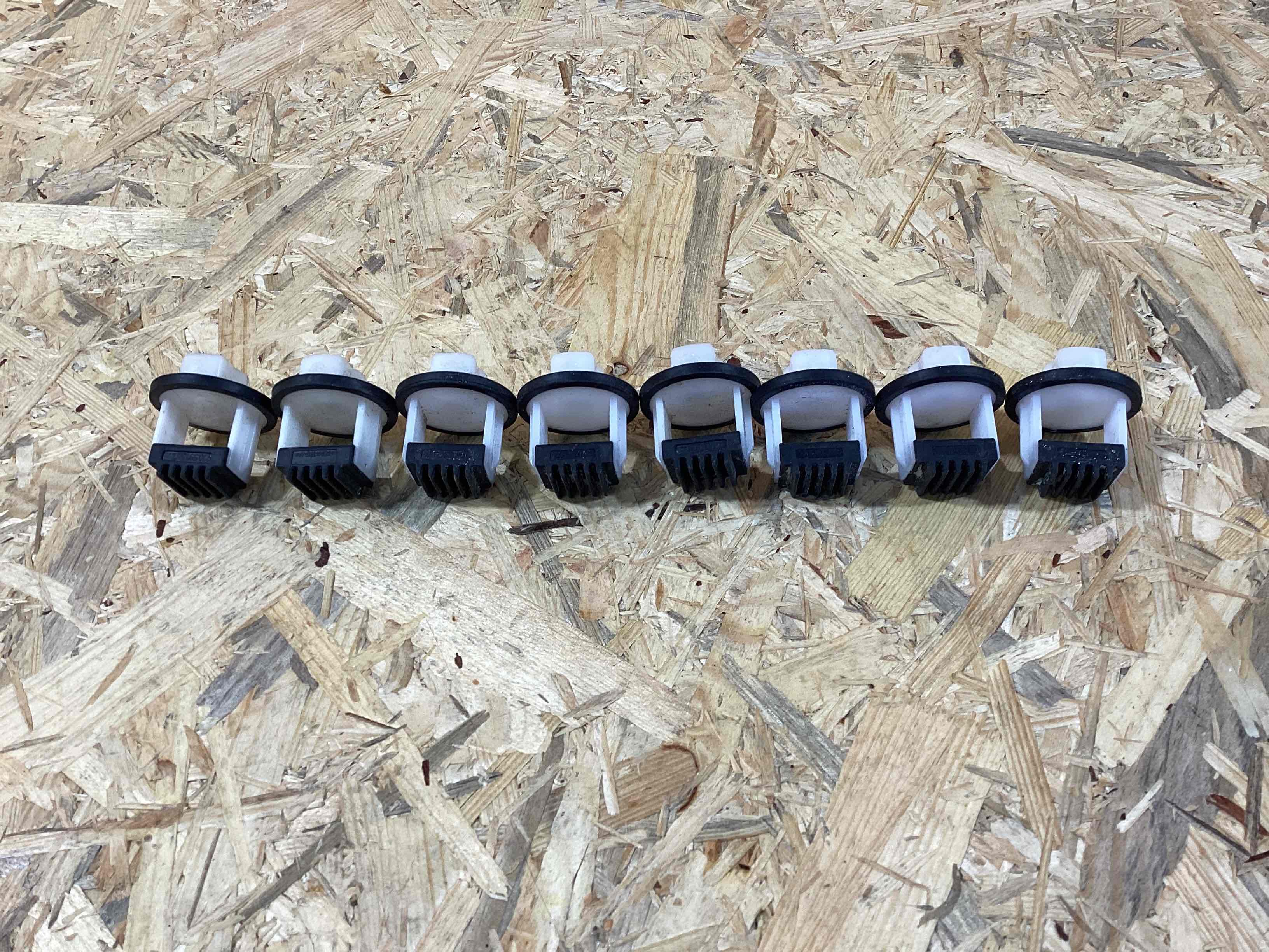 Молдинг двери передней правой Porsche Panamera 260326-120