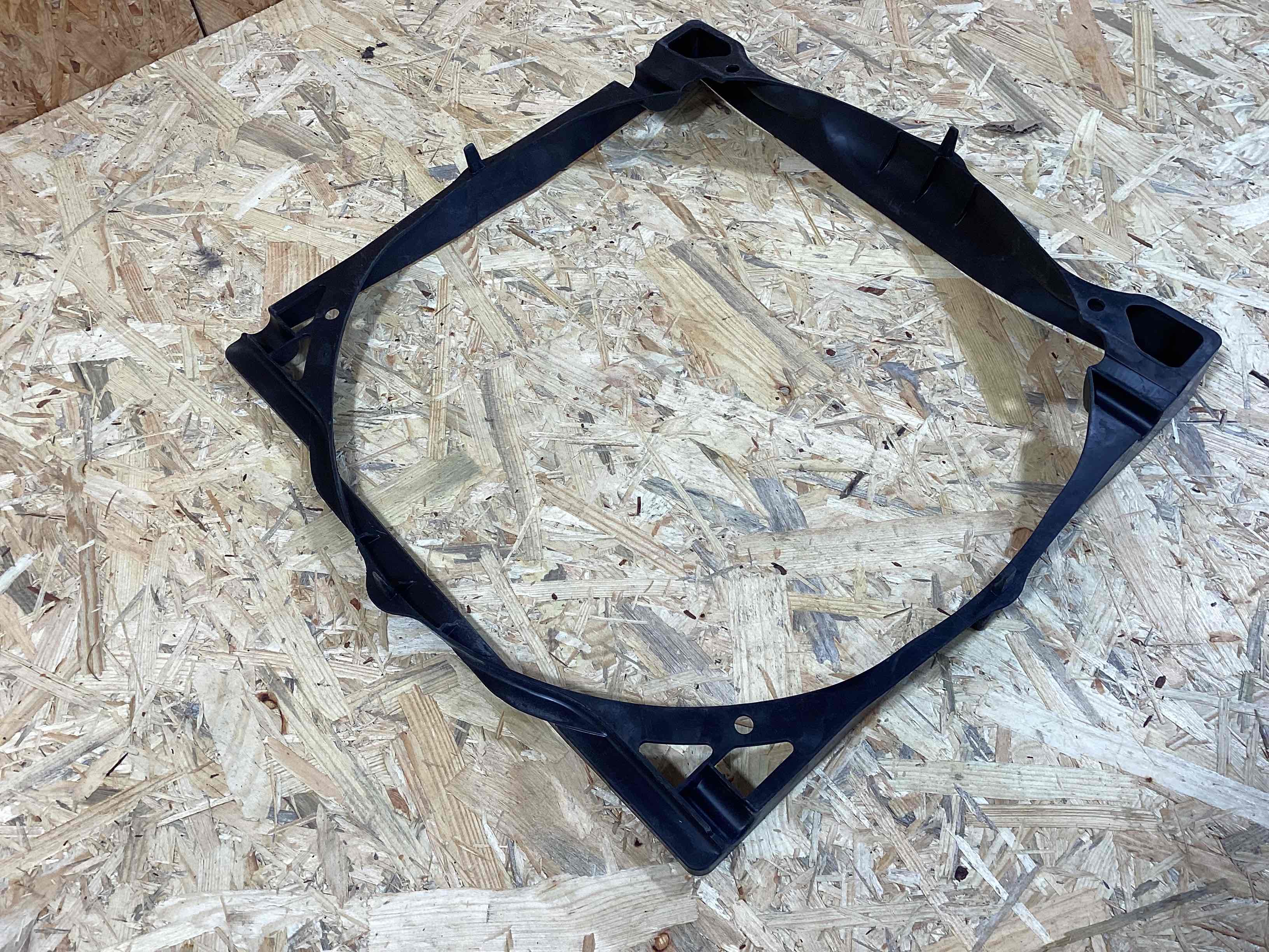 Опора радиатора, крепление/кронштейн, уплотнитель радиатора Porsche 911 260326-121