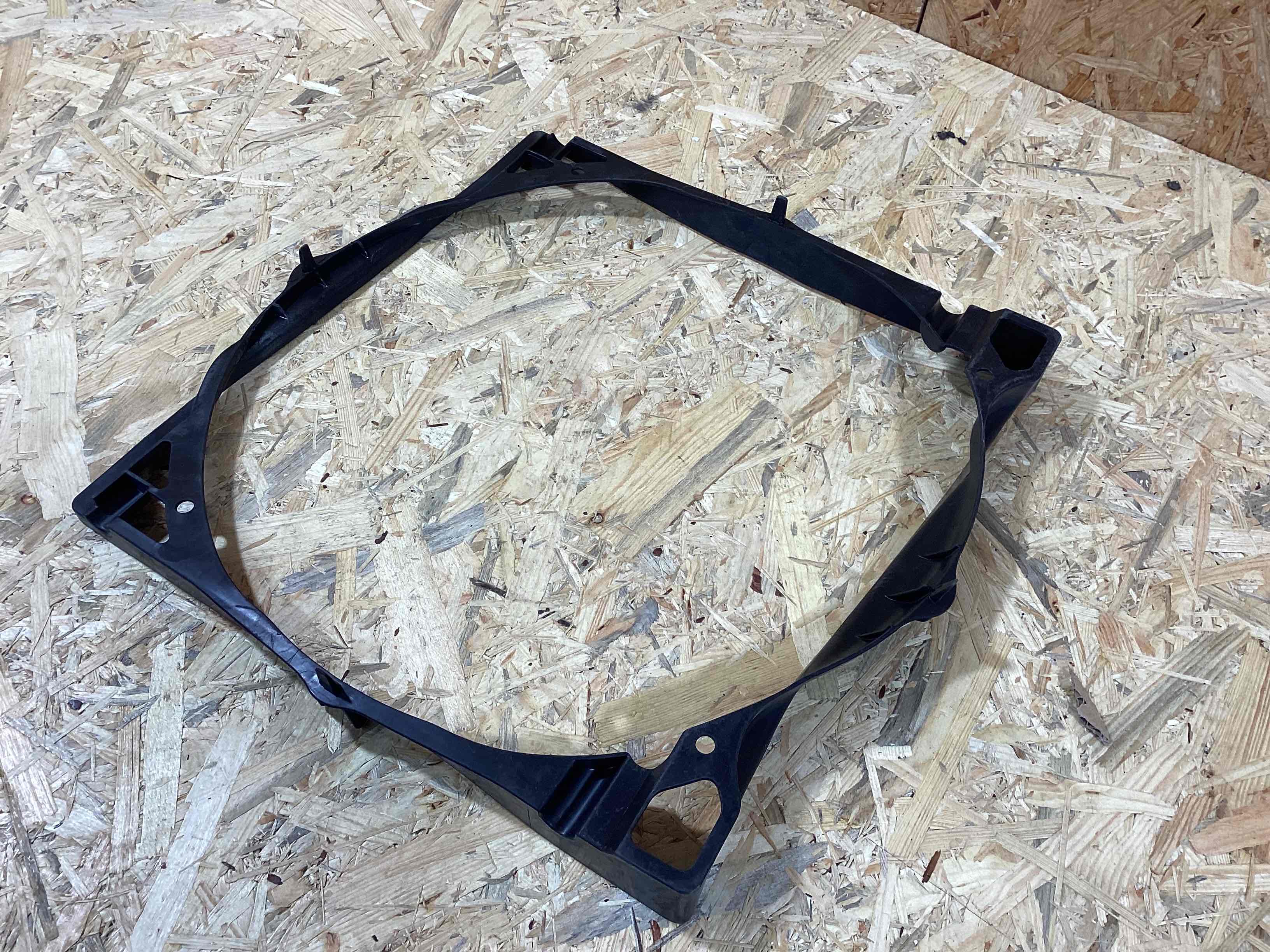 Опора радиатора, крепление/кронштейн, уплотнитель радиатора Porsche 911 260326-121