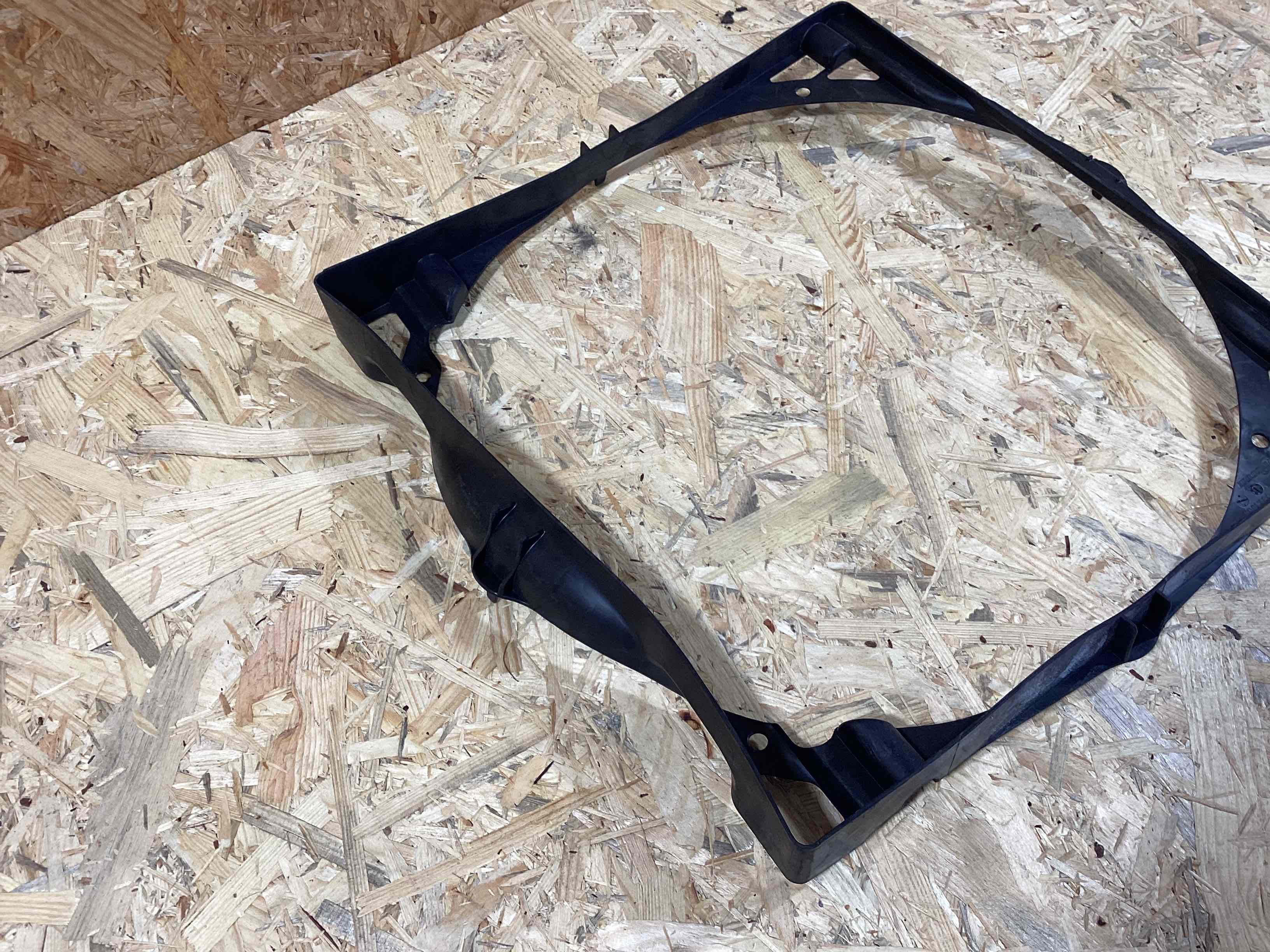 Опора радиатора, крепление/кронштейн, уплотнитель радиатора Porsche 911 260326-121