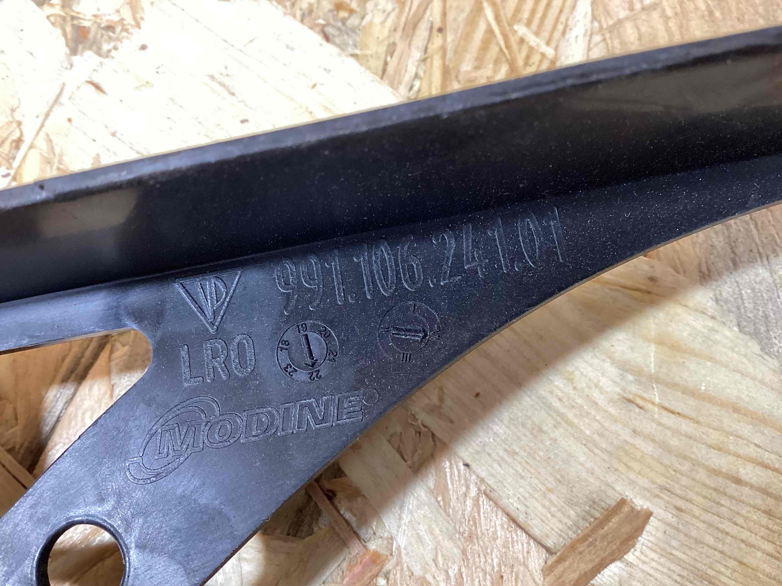 Опора радиатора, крепление/кронштейн, уплотнитель радиатора Porsche 911 260326-121