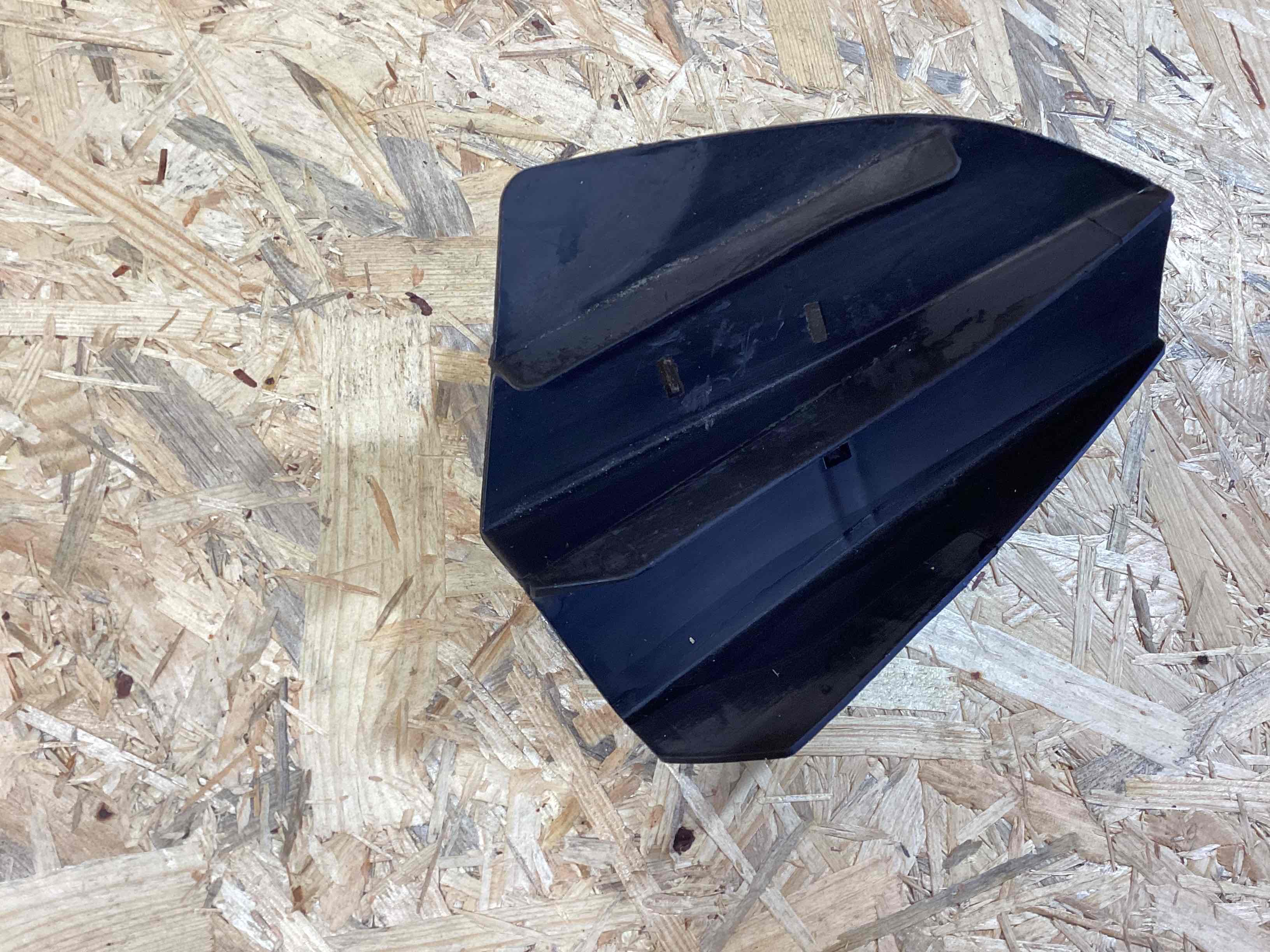 Брызговик Porsche Cayenne 260326-123