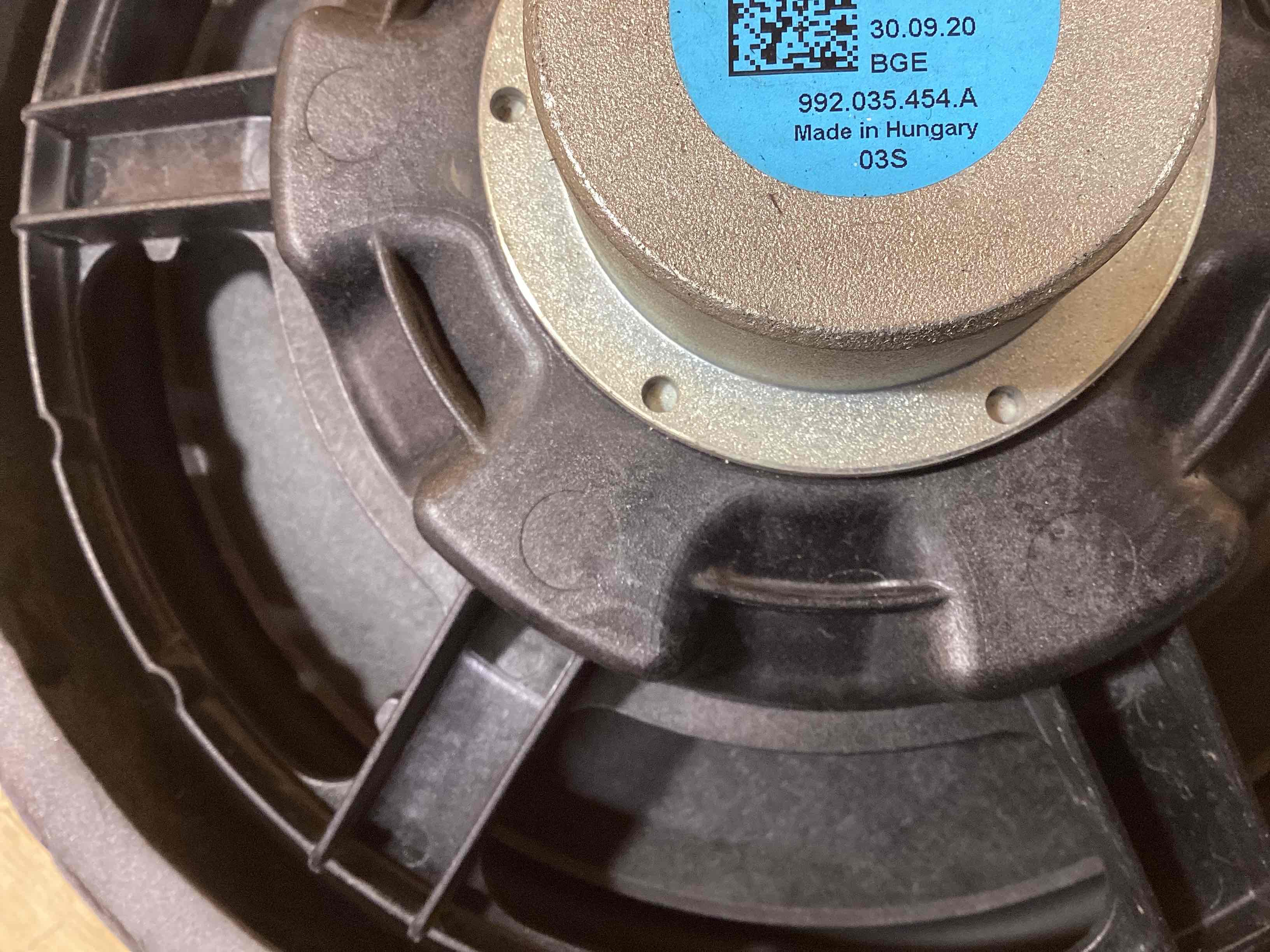 Динамик Porsche 911 260326-126