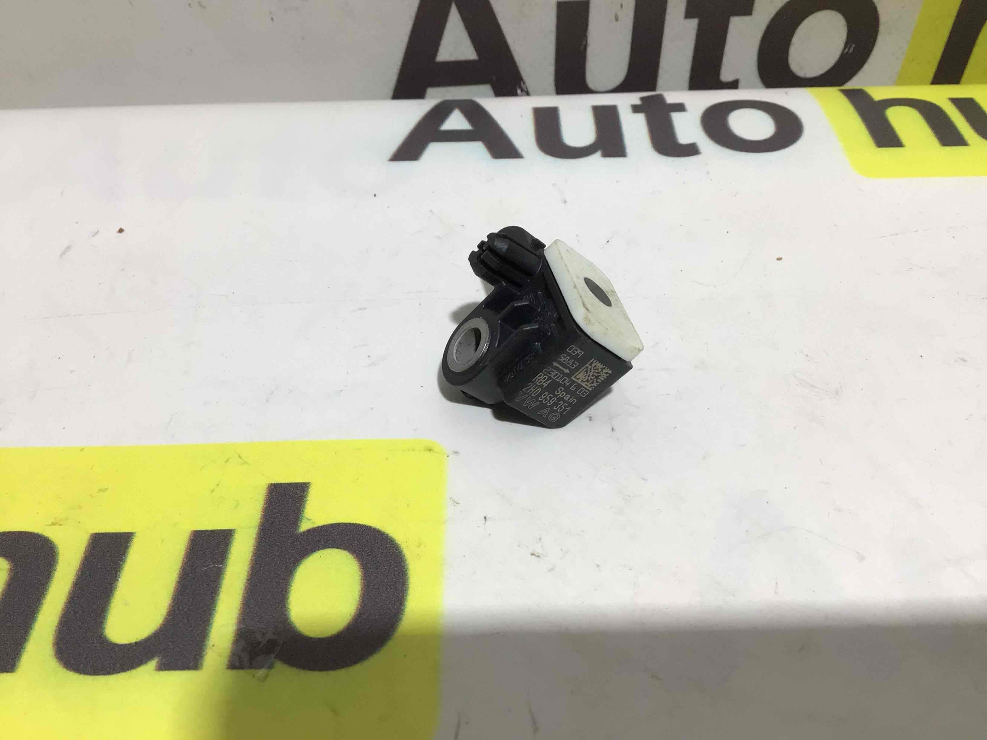 Датчик удара (Airbag), переключатель Porsche Macan 260525-009